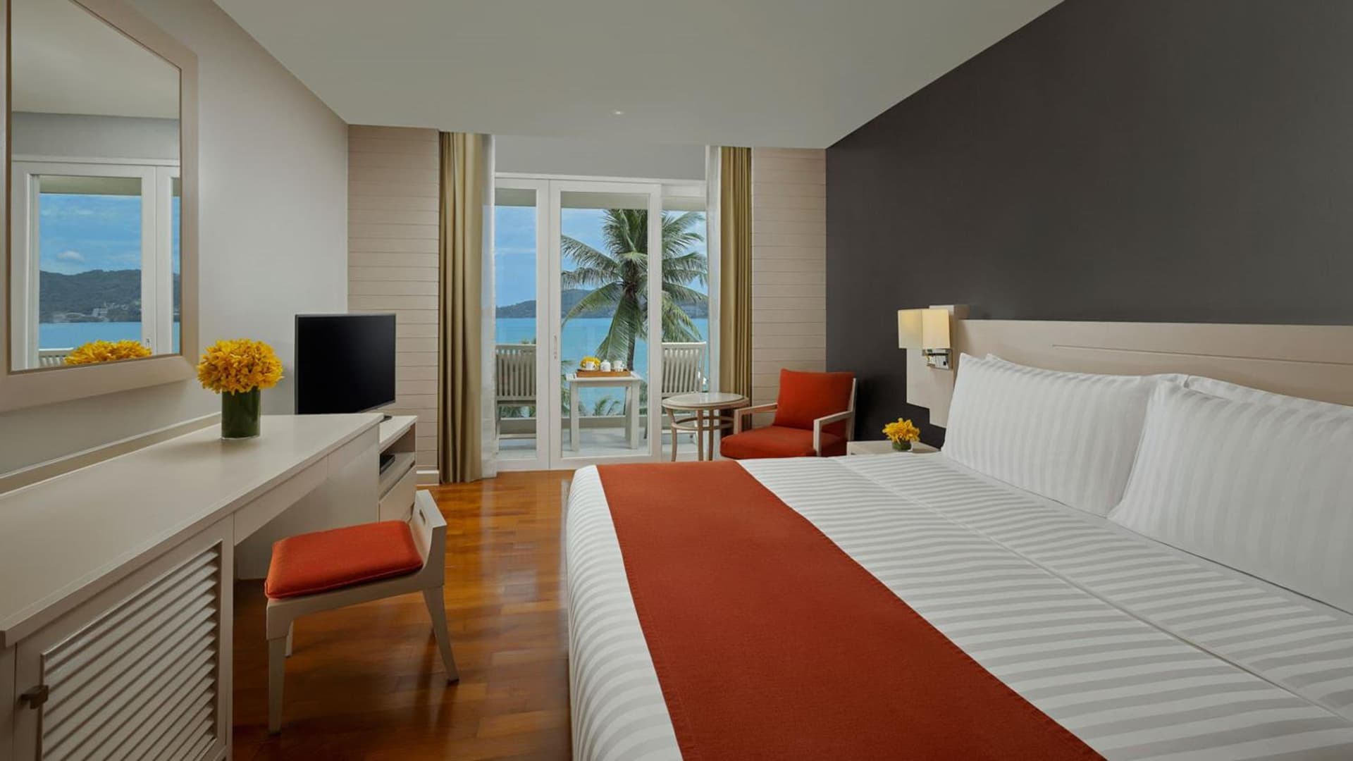 Superior Double Room with Partial Ocean Facing View