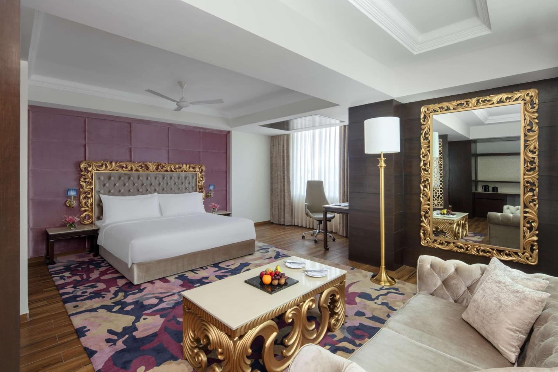 Business King Room