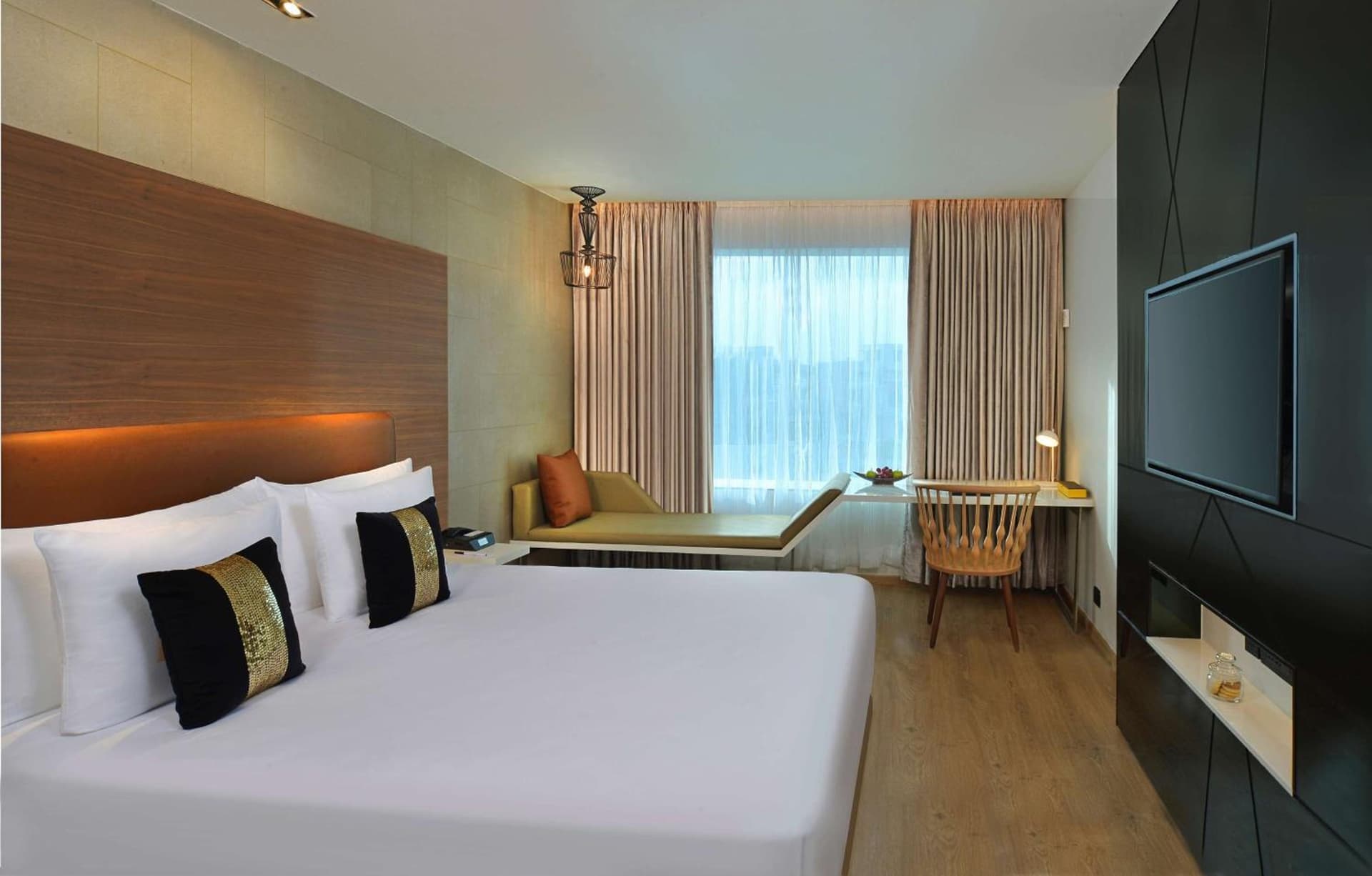 Superior Room with City View