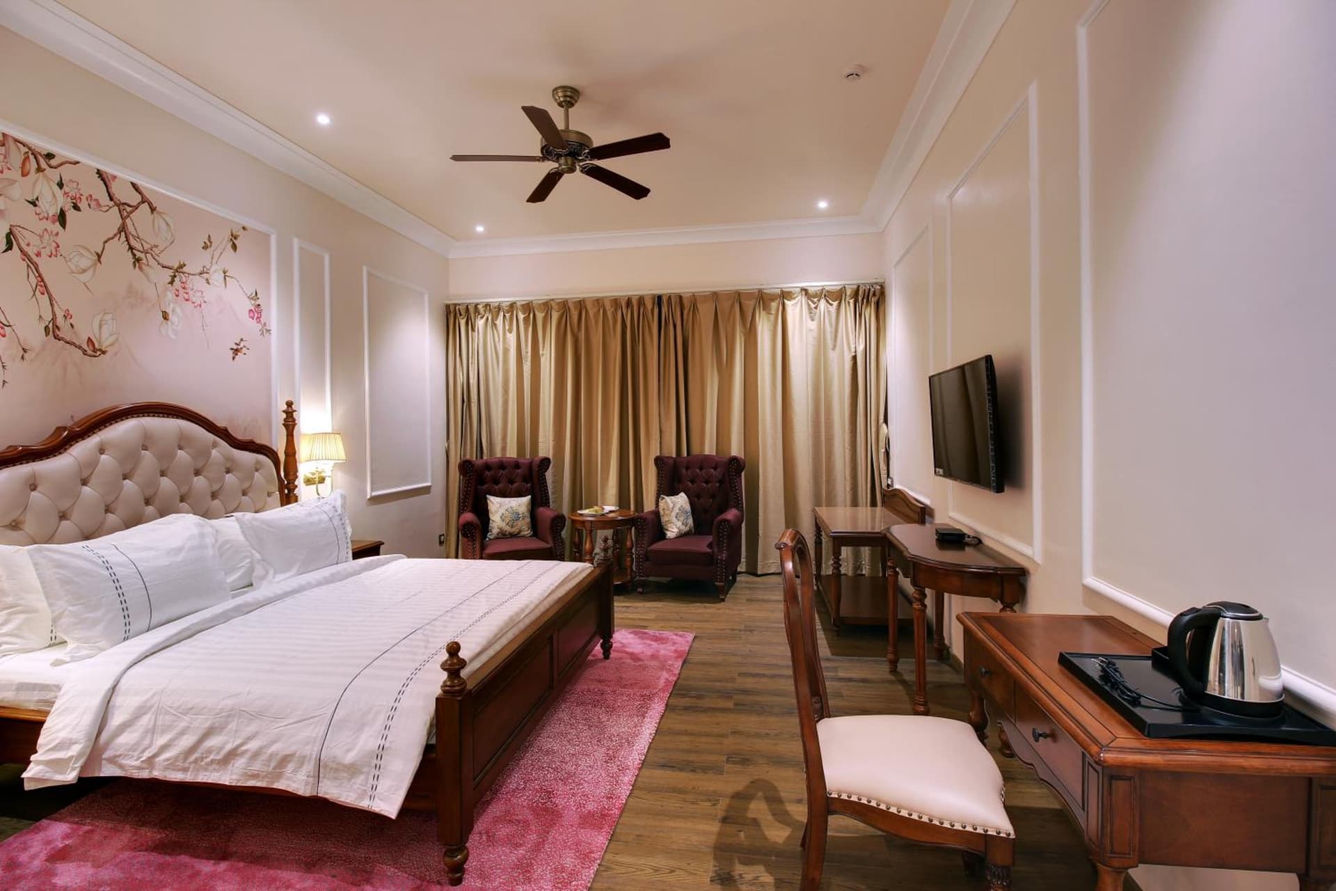 Deluxe Suite