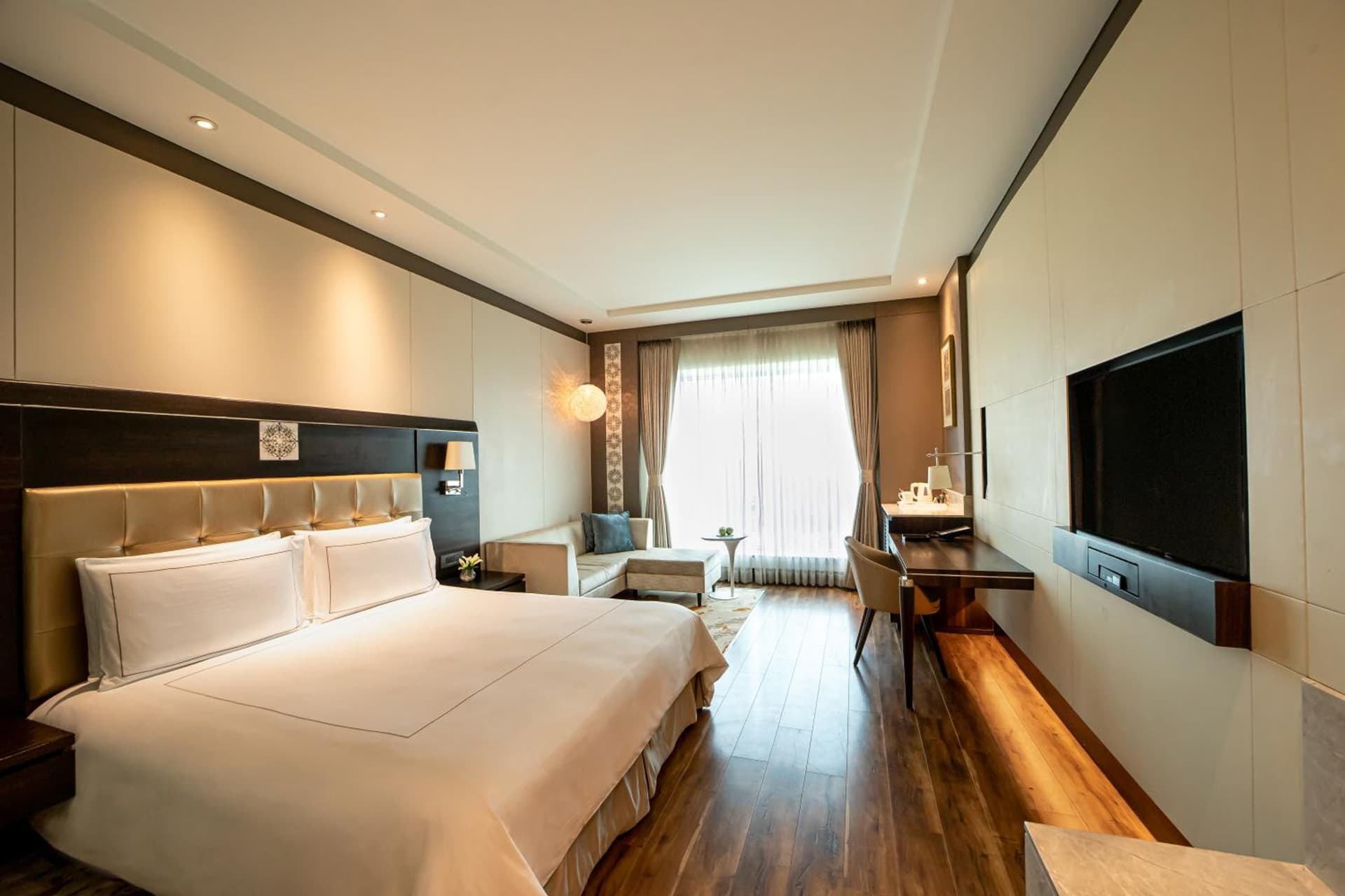 Deluxe King Room