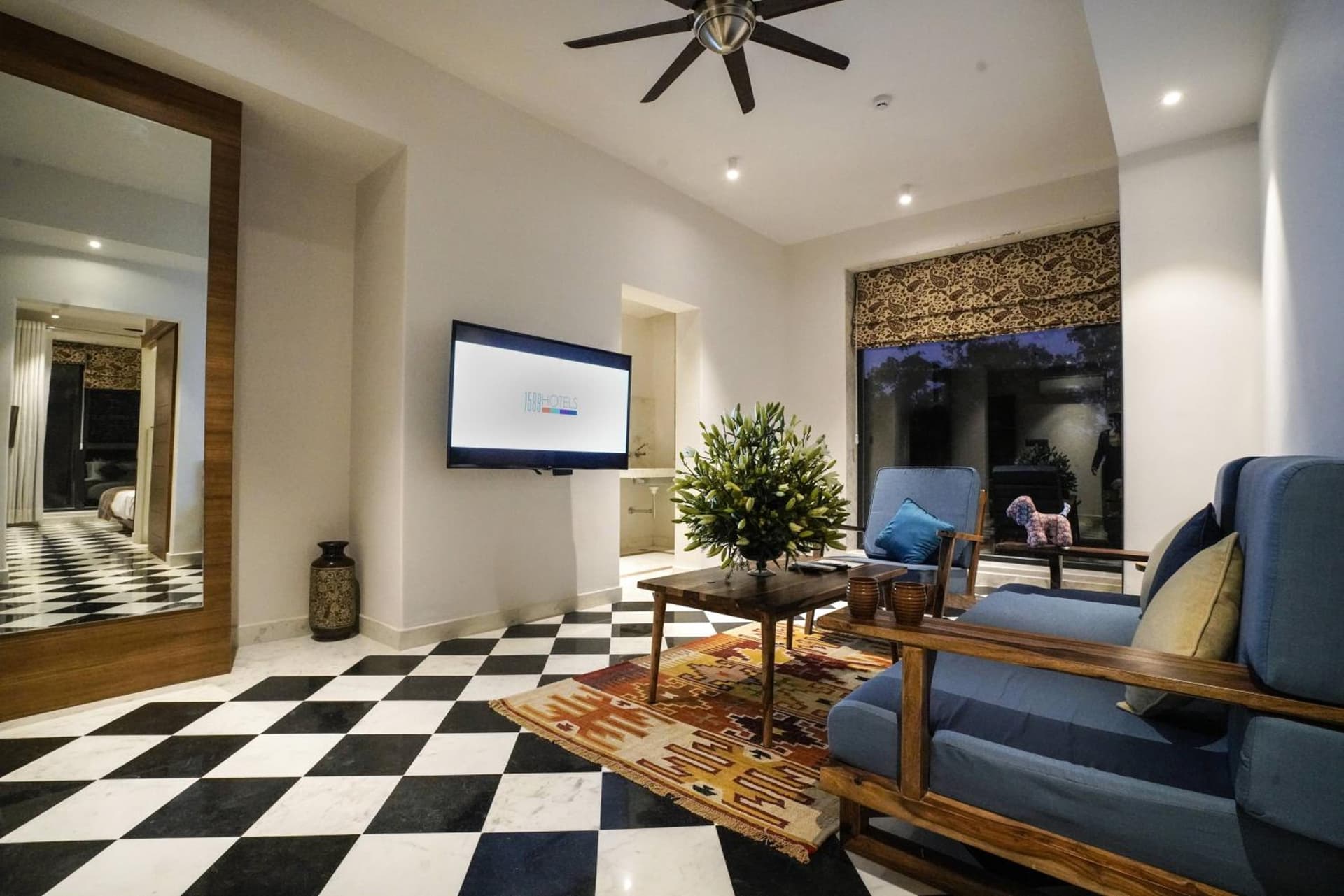 Suite Queen Room