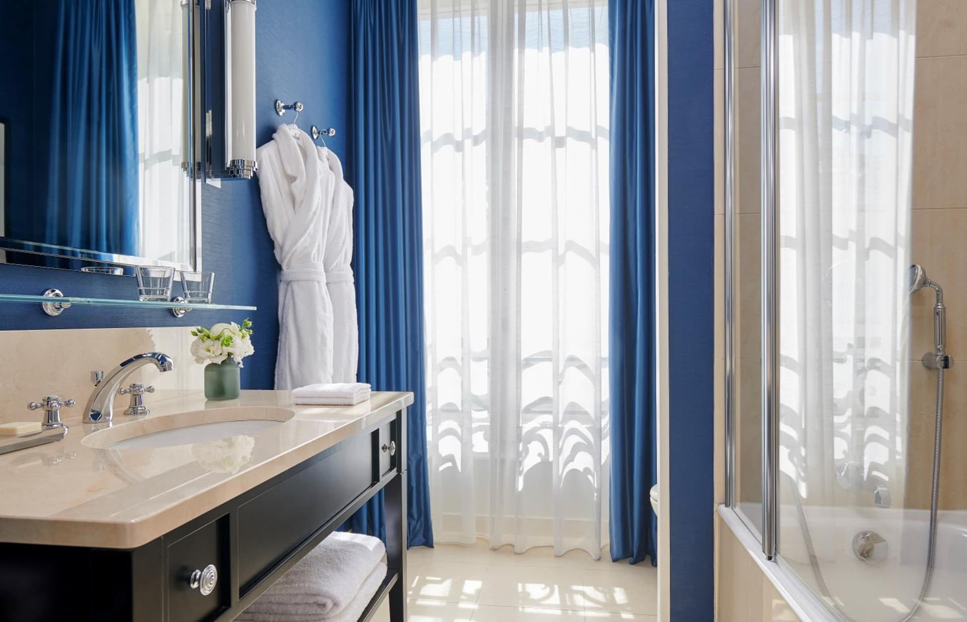Classic Queen Balcony Room