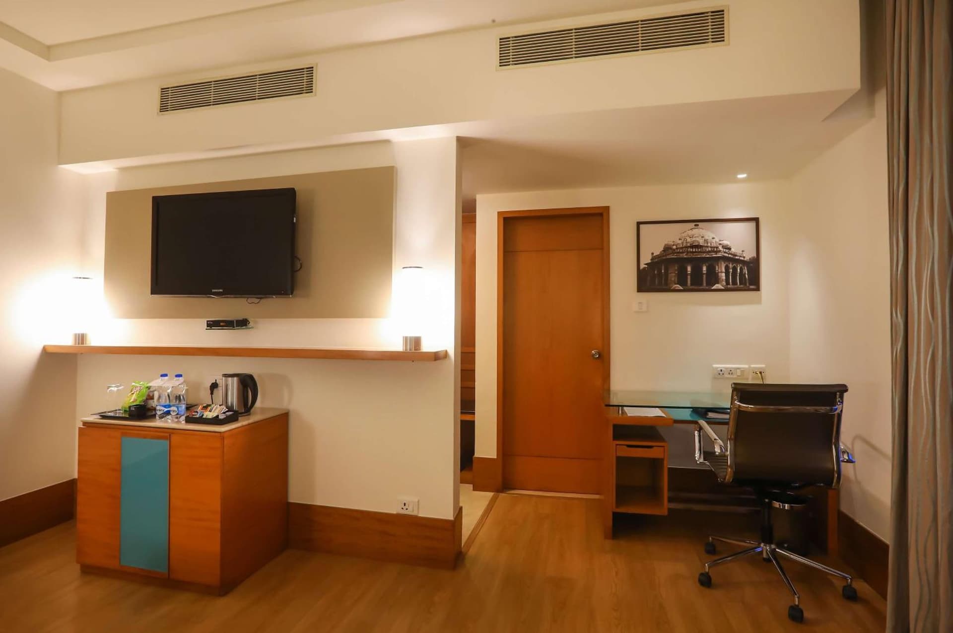 Deluxe Queen Room