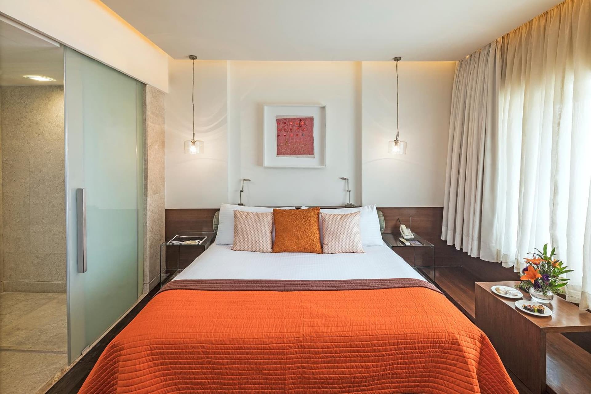 Luxury Queen Room