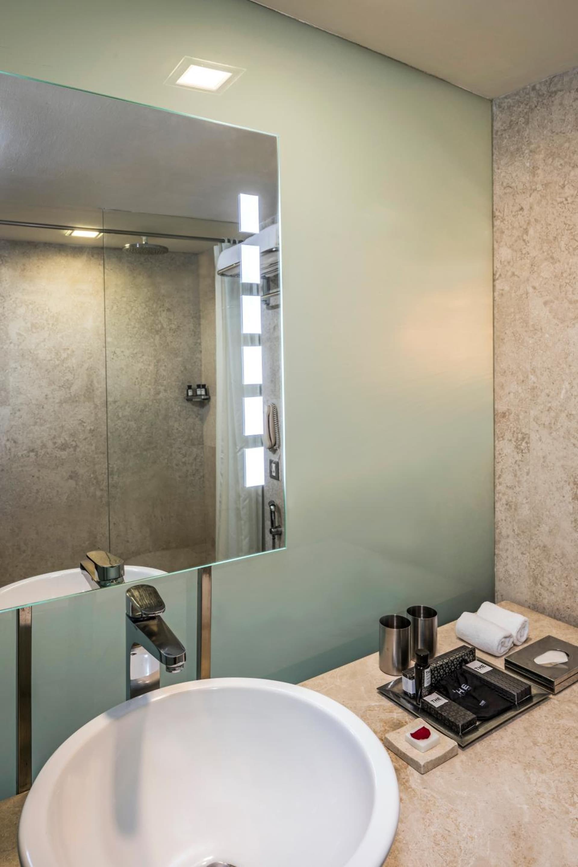 Luxury Queen Room