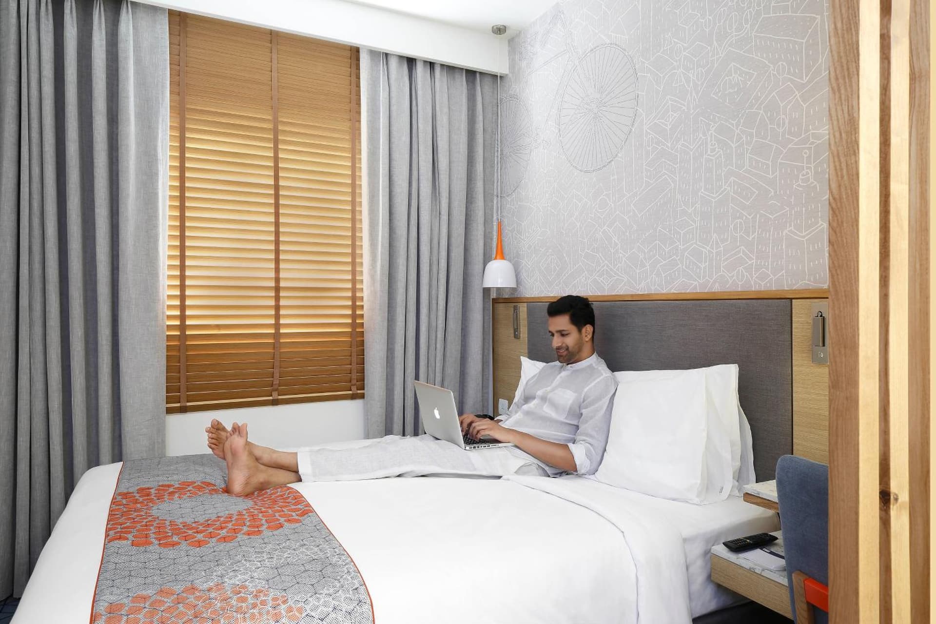 Standard Queen Room