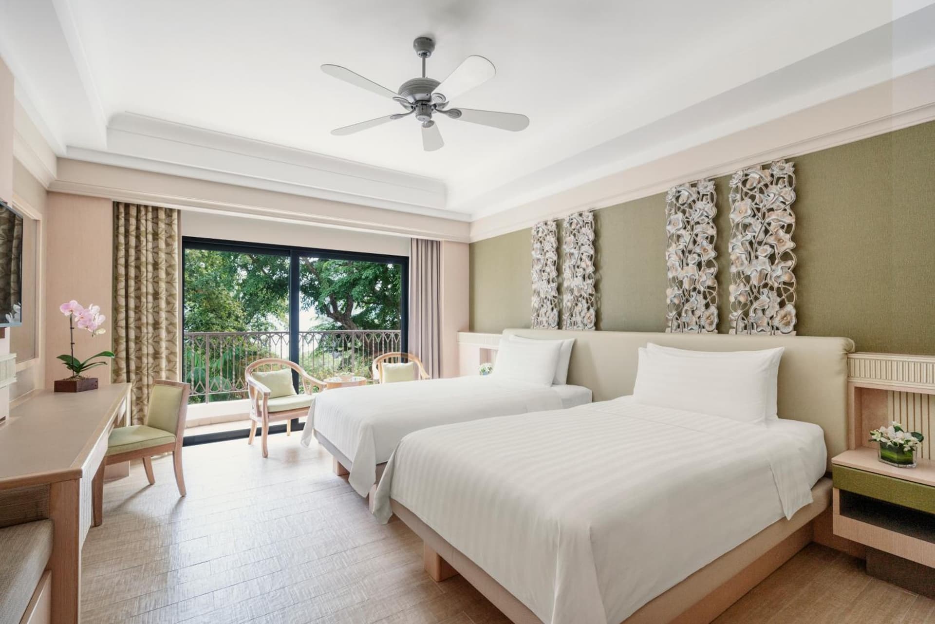 Superior Twin Room with Hill View