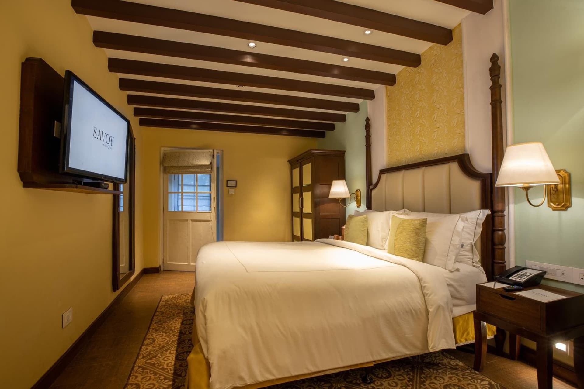 Superior Room Queen Bed