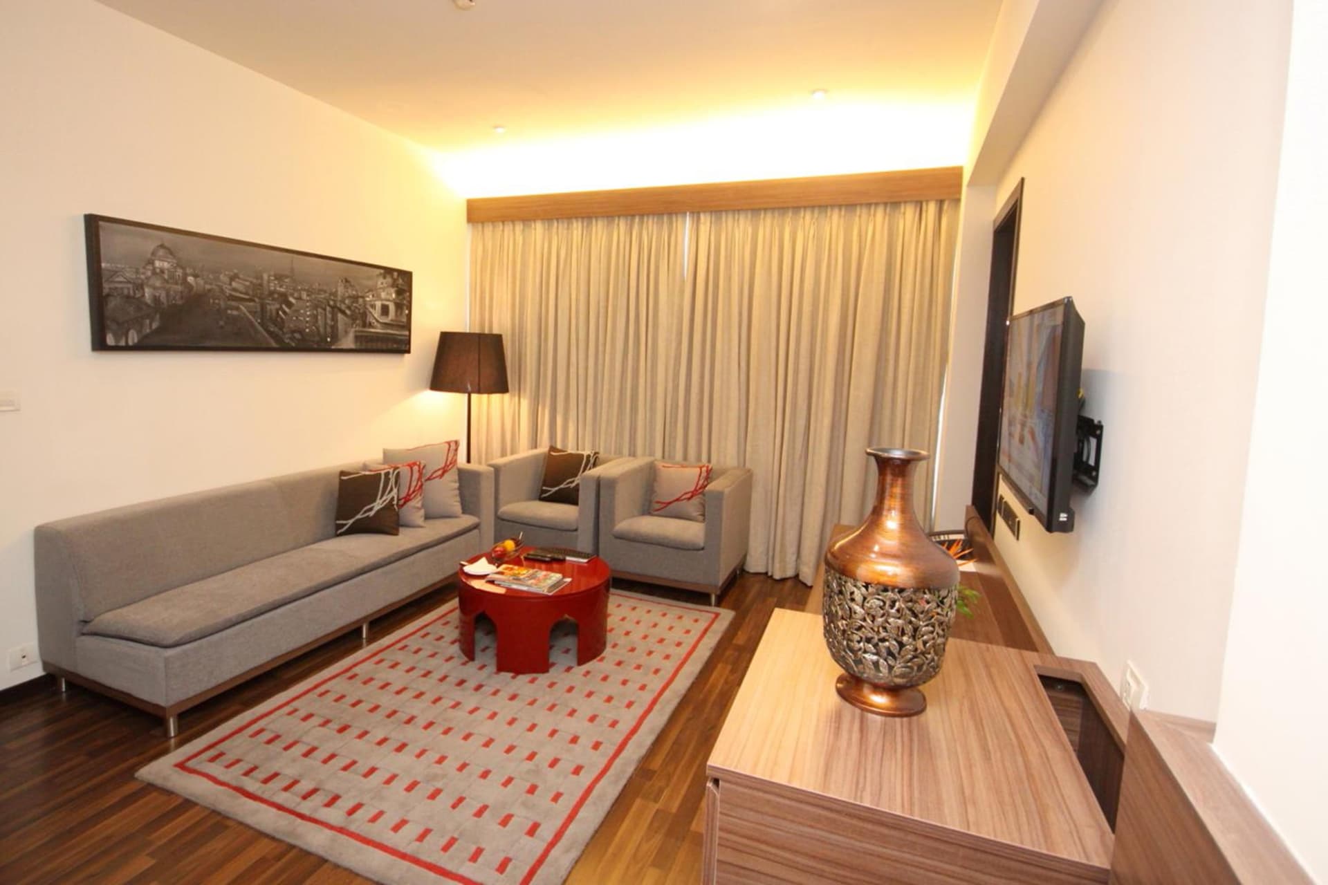 Suite Queen Room
