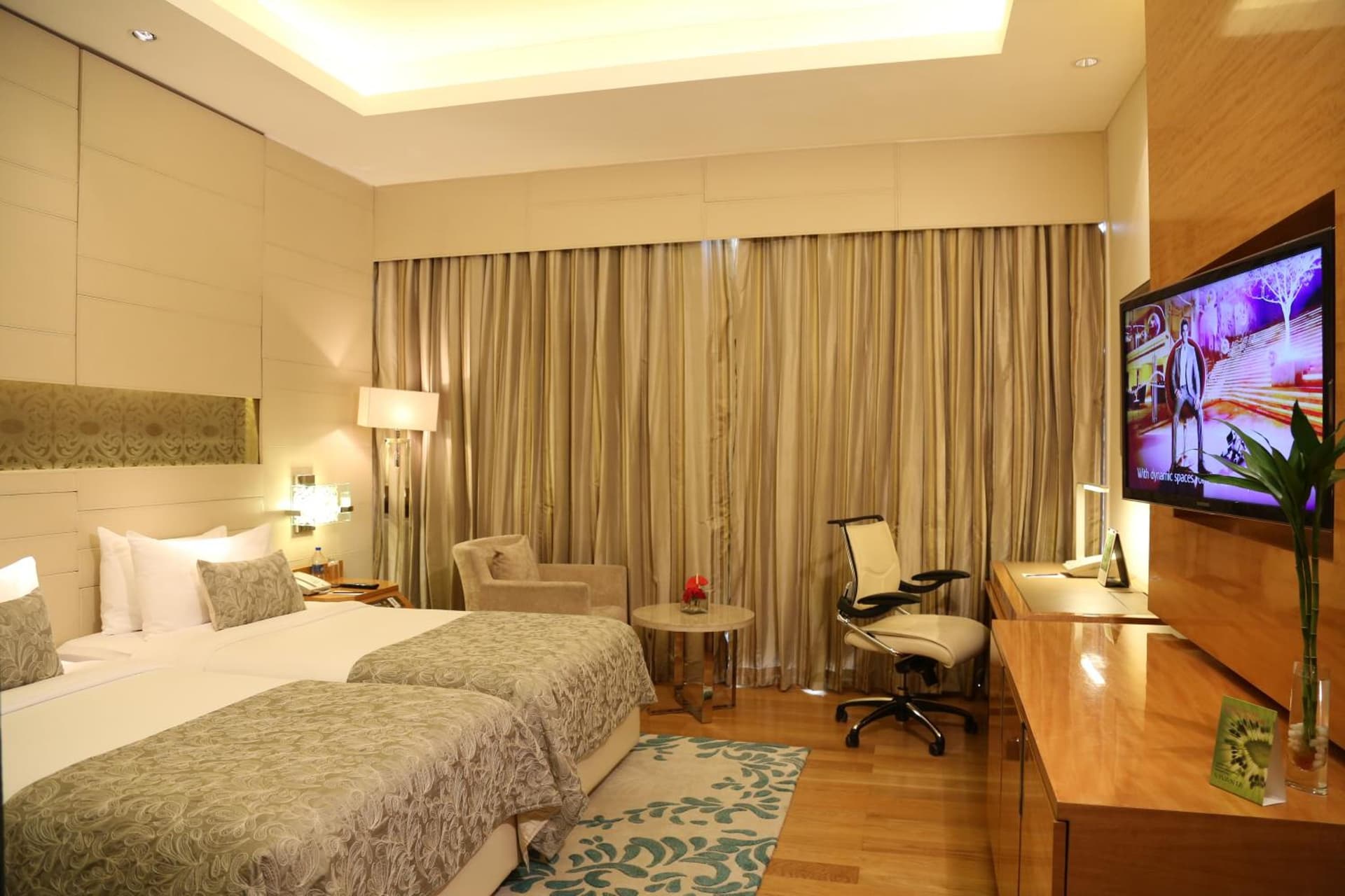 Superior Room Twin Bed with Bath Tub 1 Twin Bed