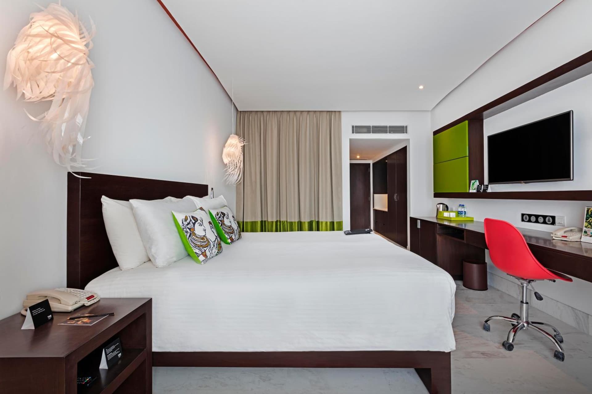 Luxury Queen Room