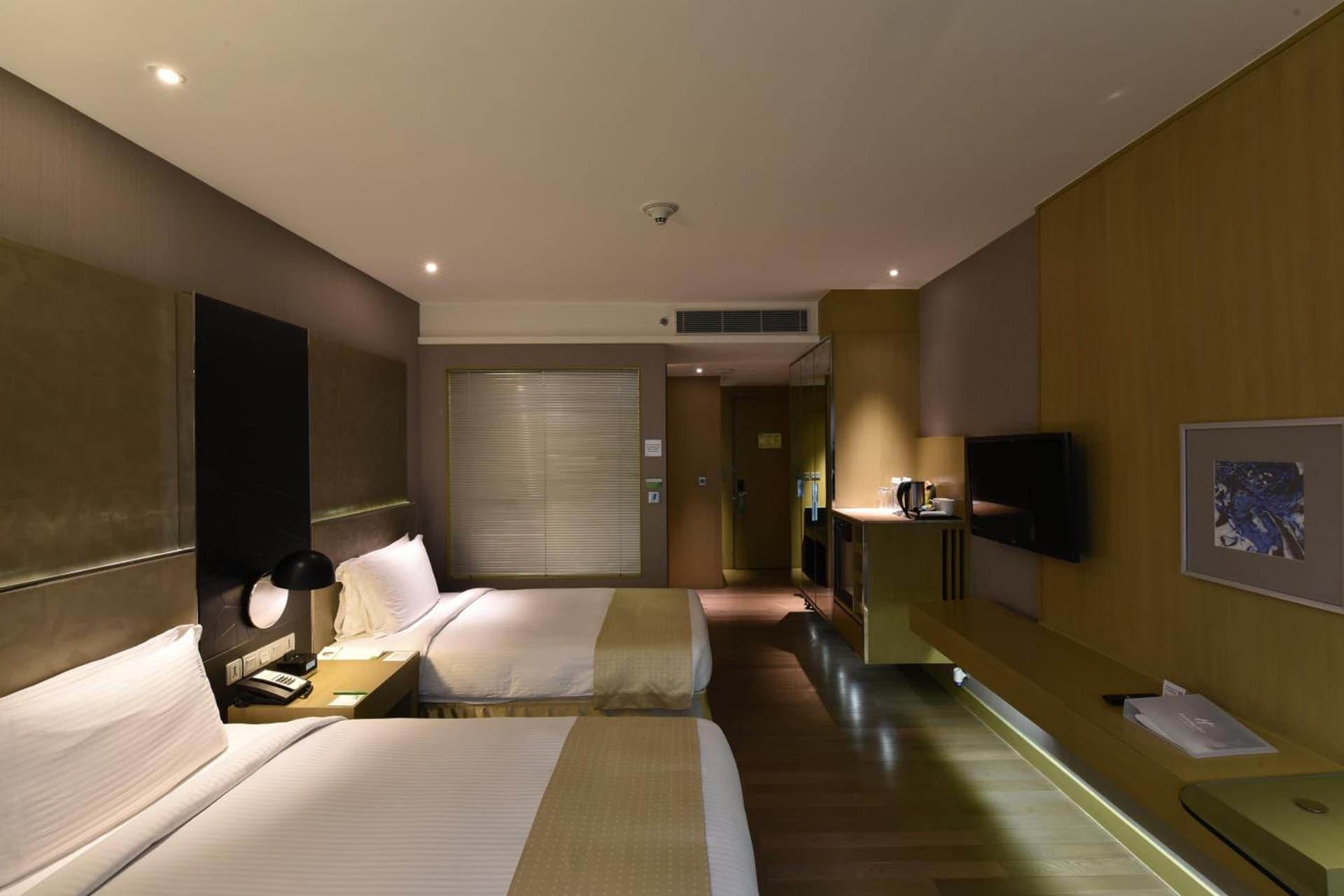 Standard Twin Pool View Room