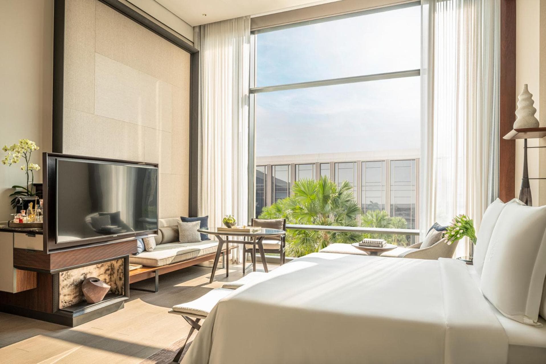 Deluxe Palm Court King Room