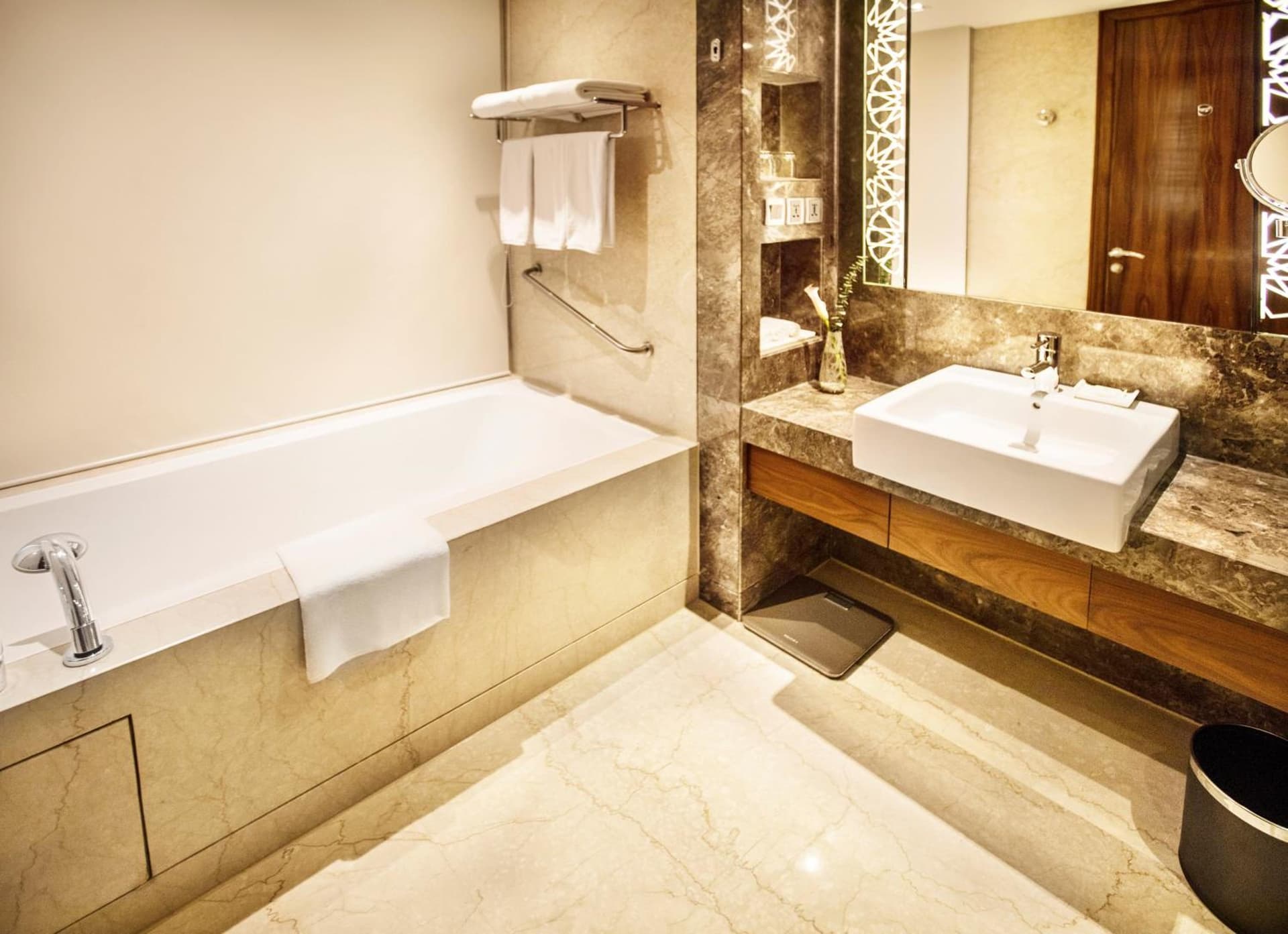Standard King Accessible Room