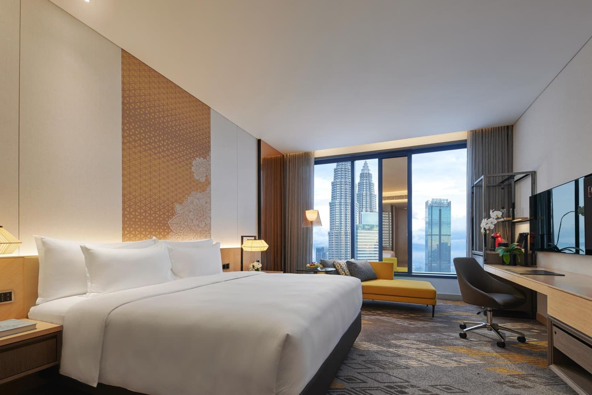 Club King Room