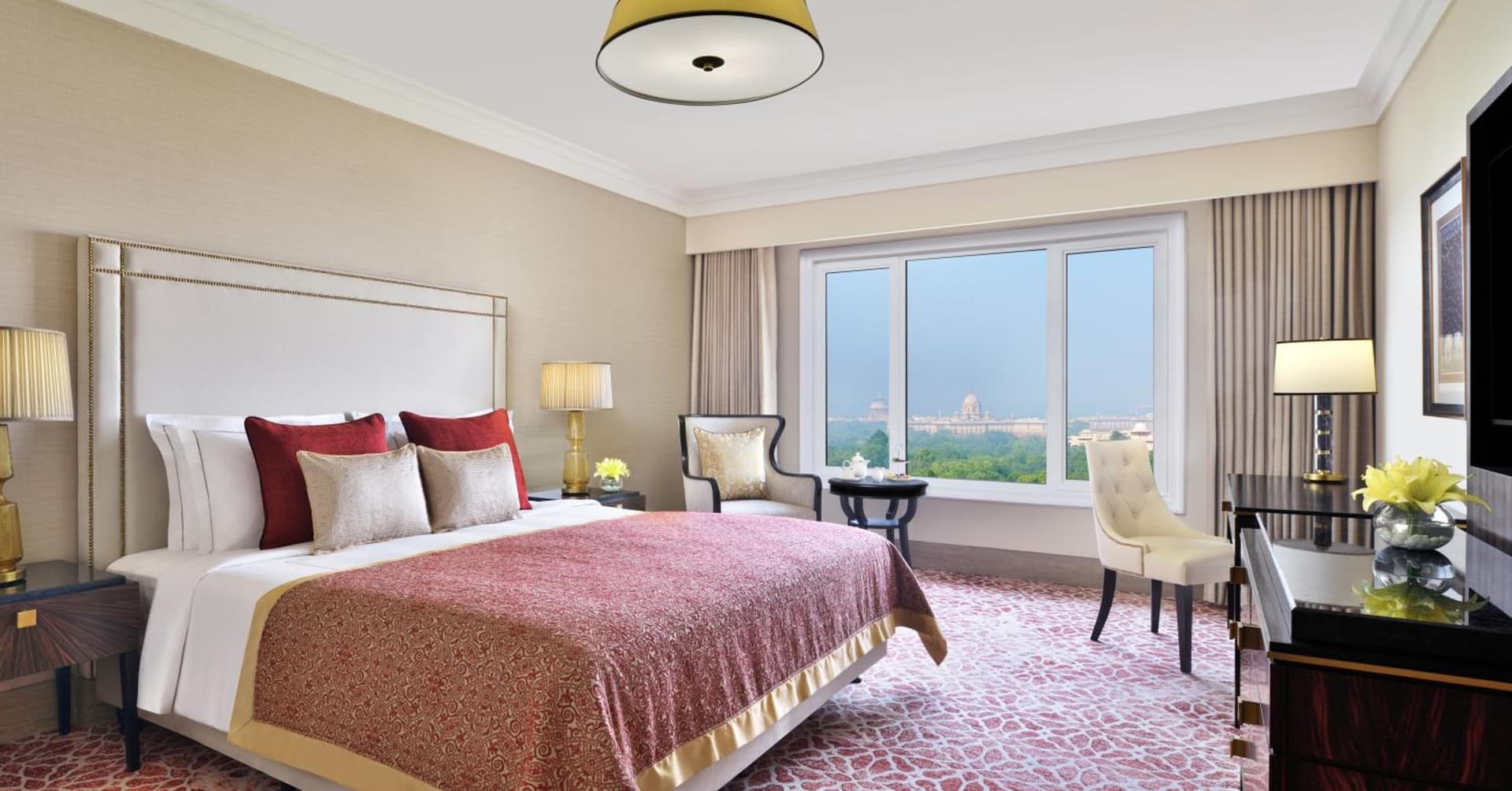 Club King Room