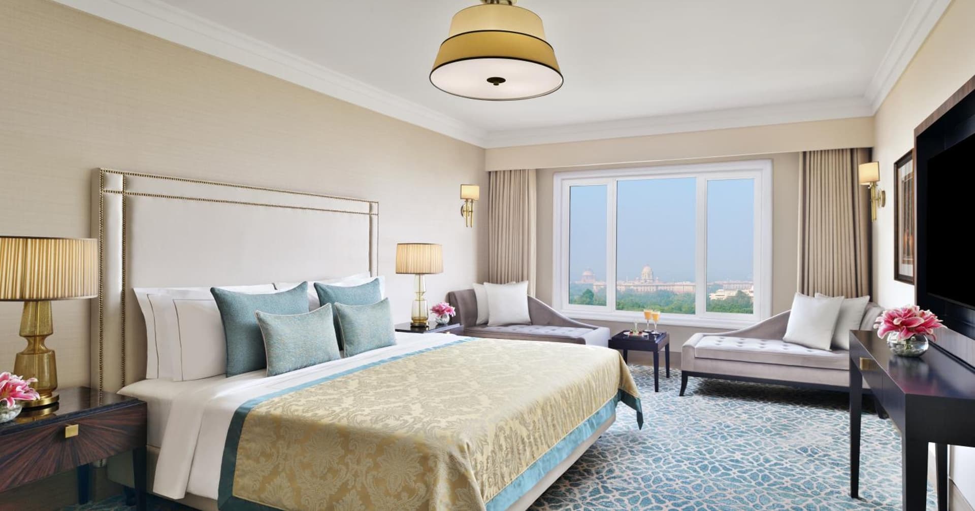 Club King Room