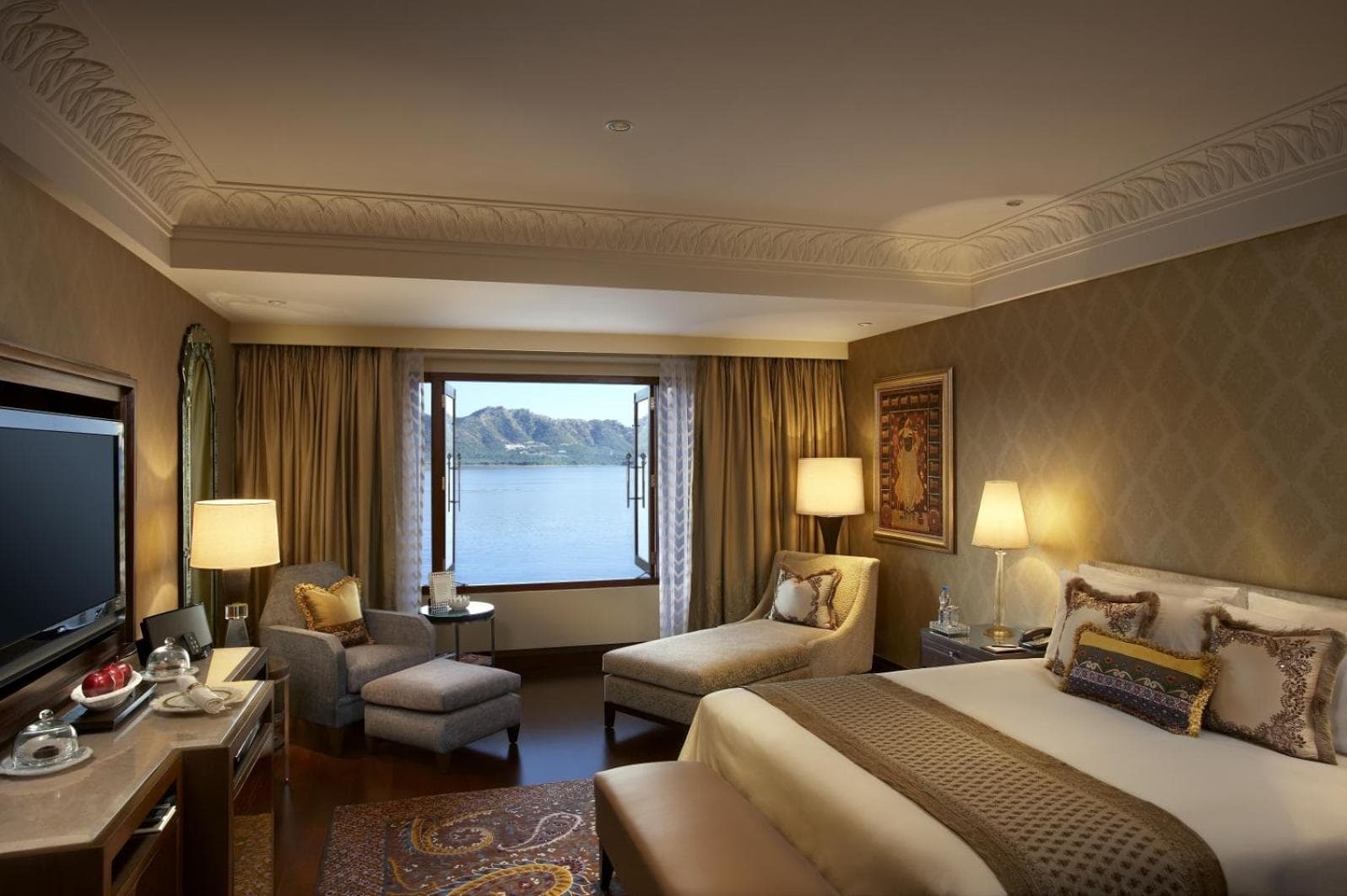 King Or Twin Lake View Room