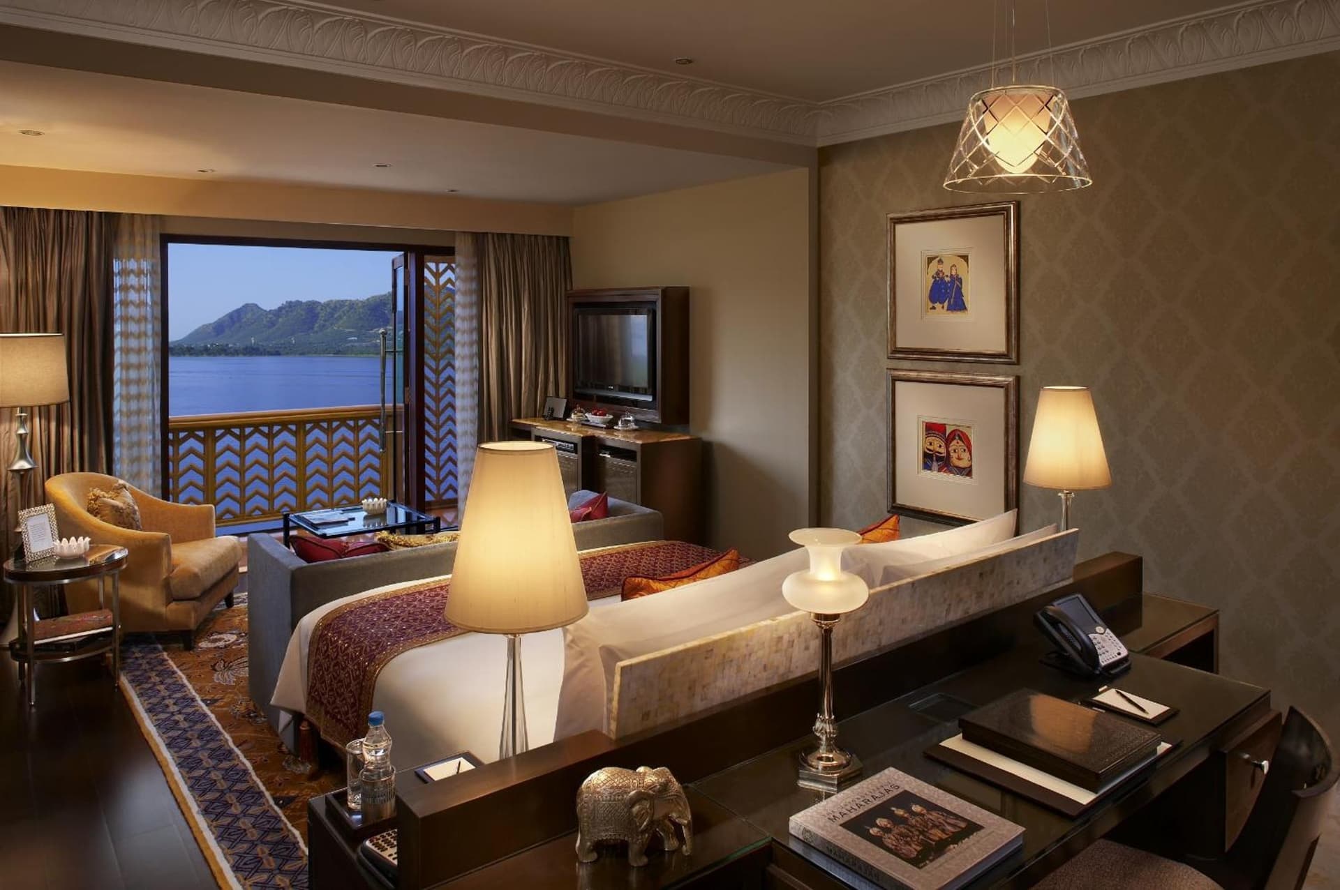 King Lake View Balcony Room