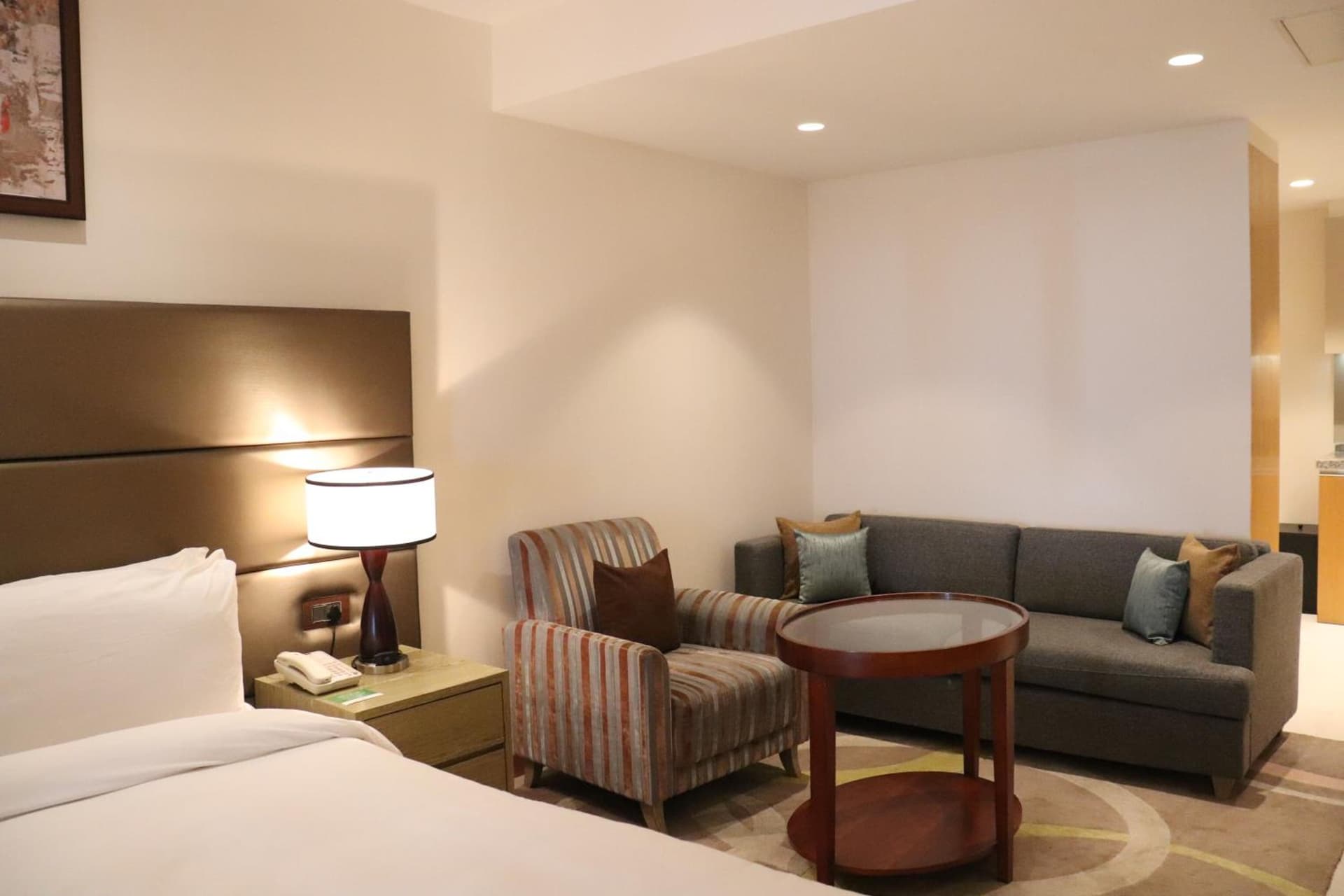 Deluxe Queen Room