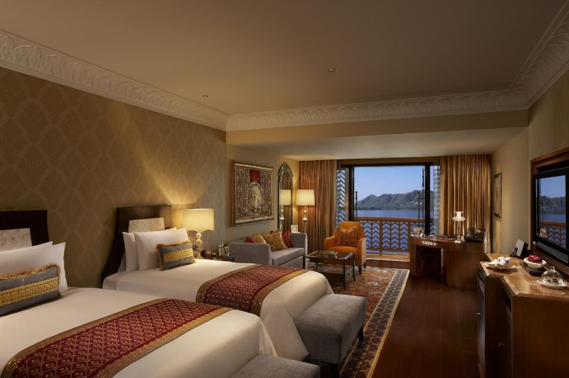 King Lake View Balcony Room