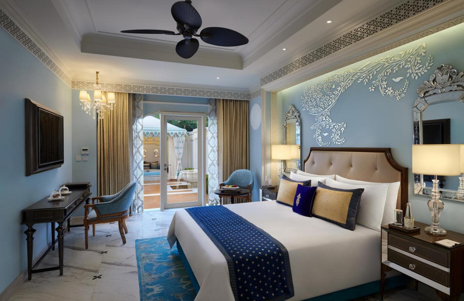 Royal Villa with Courtyard Twin