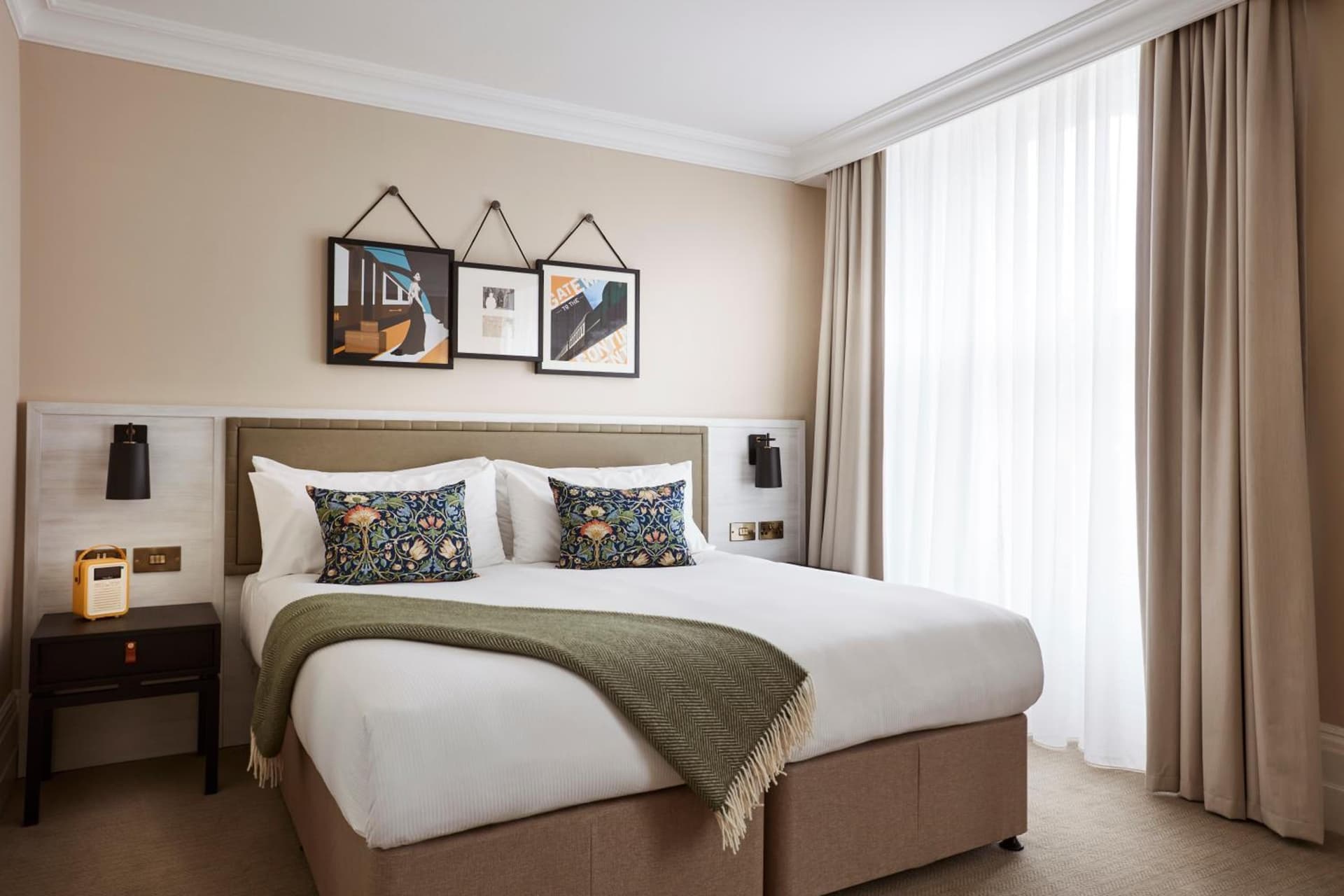 Deluxe King Room