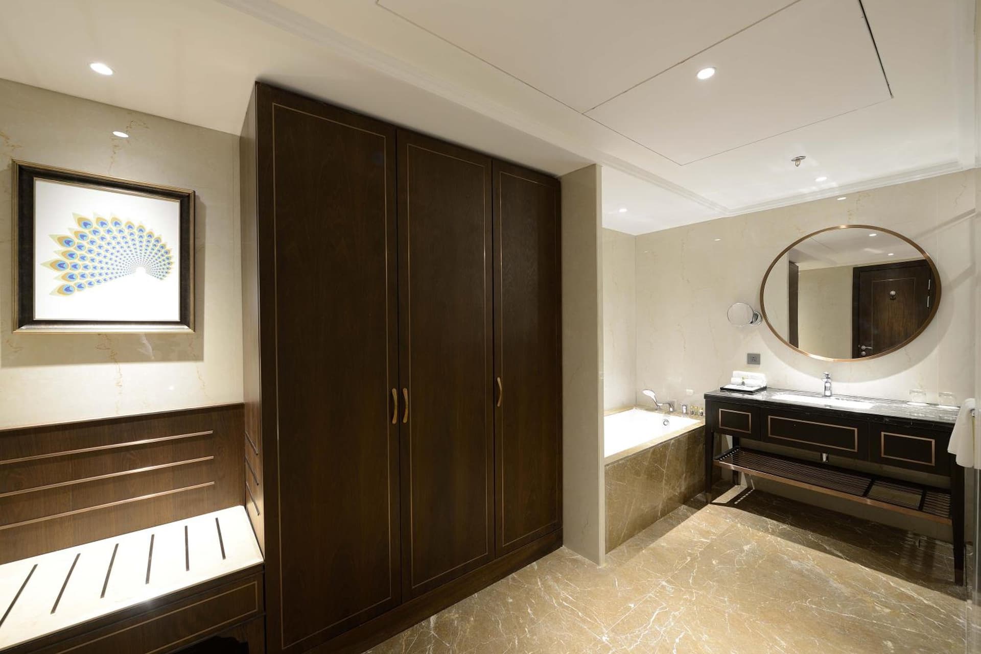 Luxury King Room