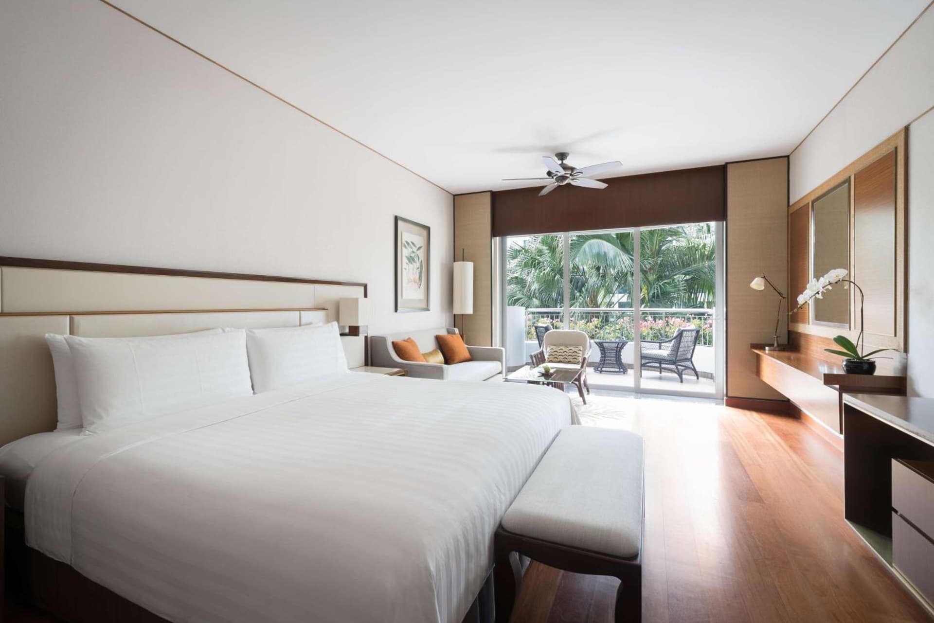 Garden Wing Deluxe Pool View King Room