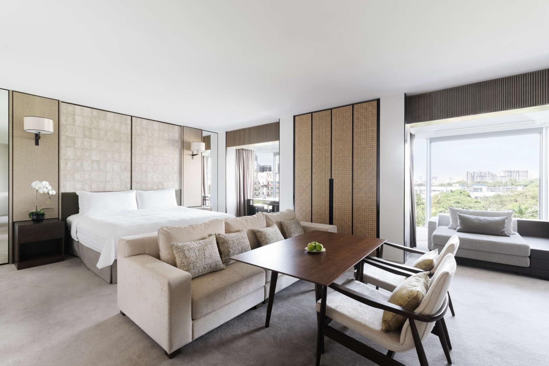 Junior Suite King Room