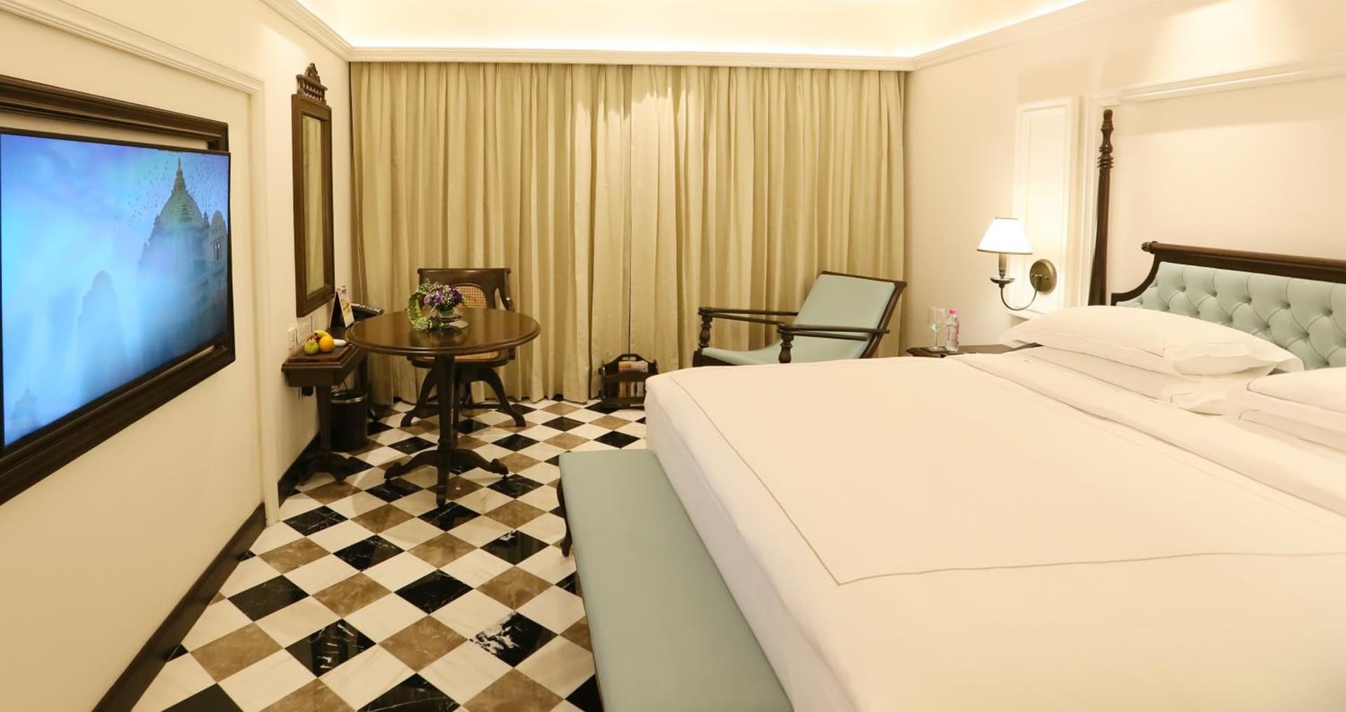 Luxury King Room
