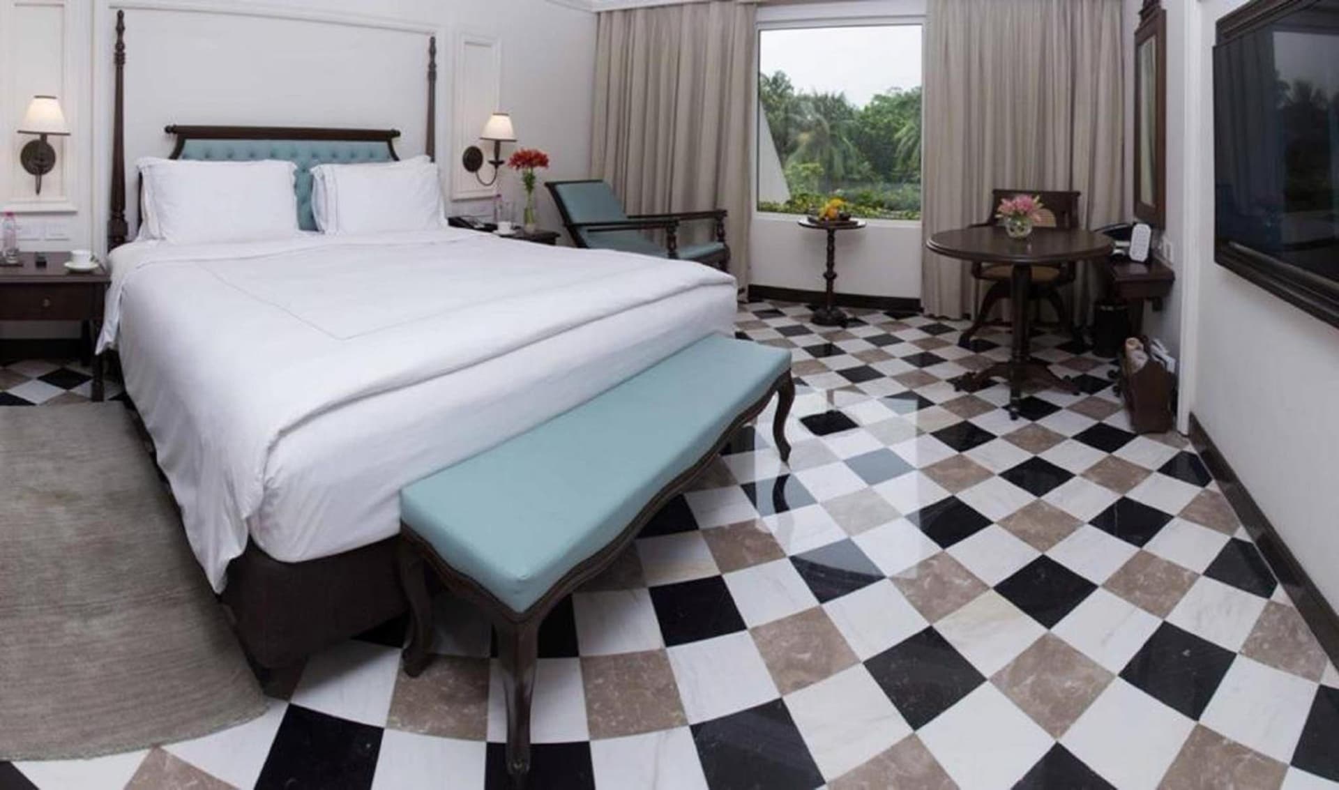 Luxury King Room