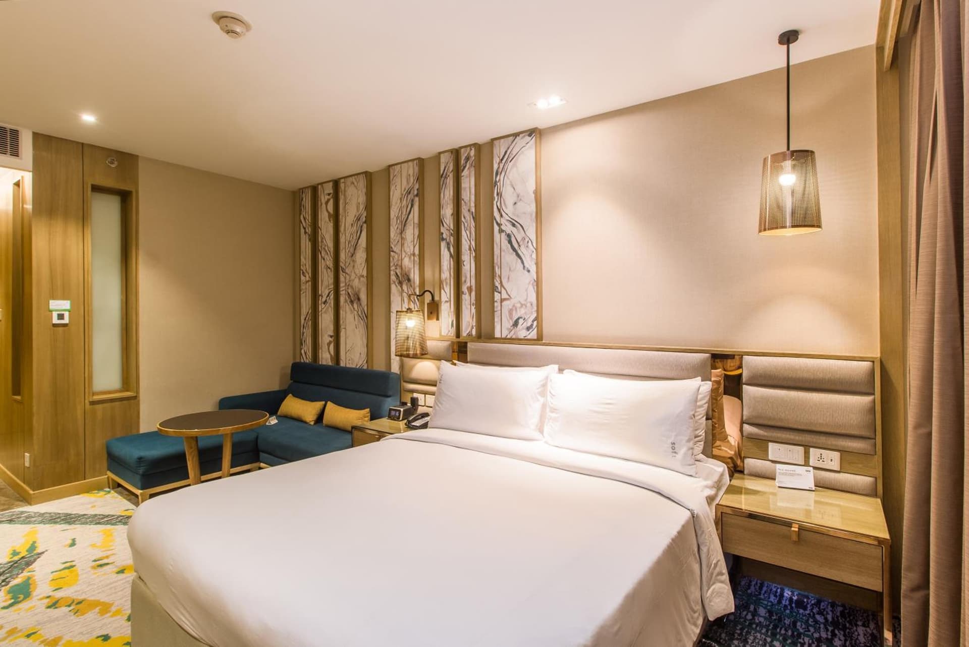 Premium King Room