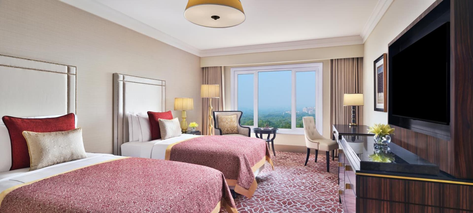 Luxury Twin City View Room
