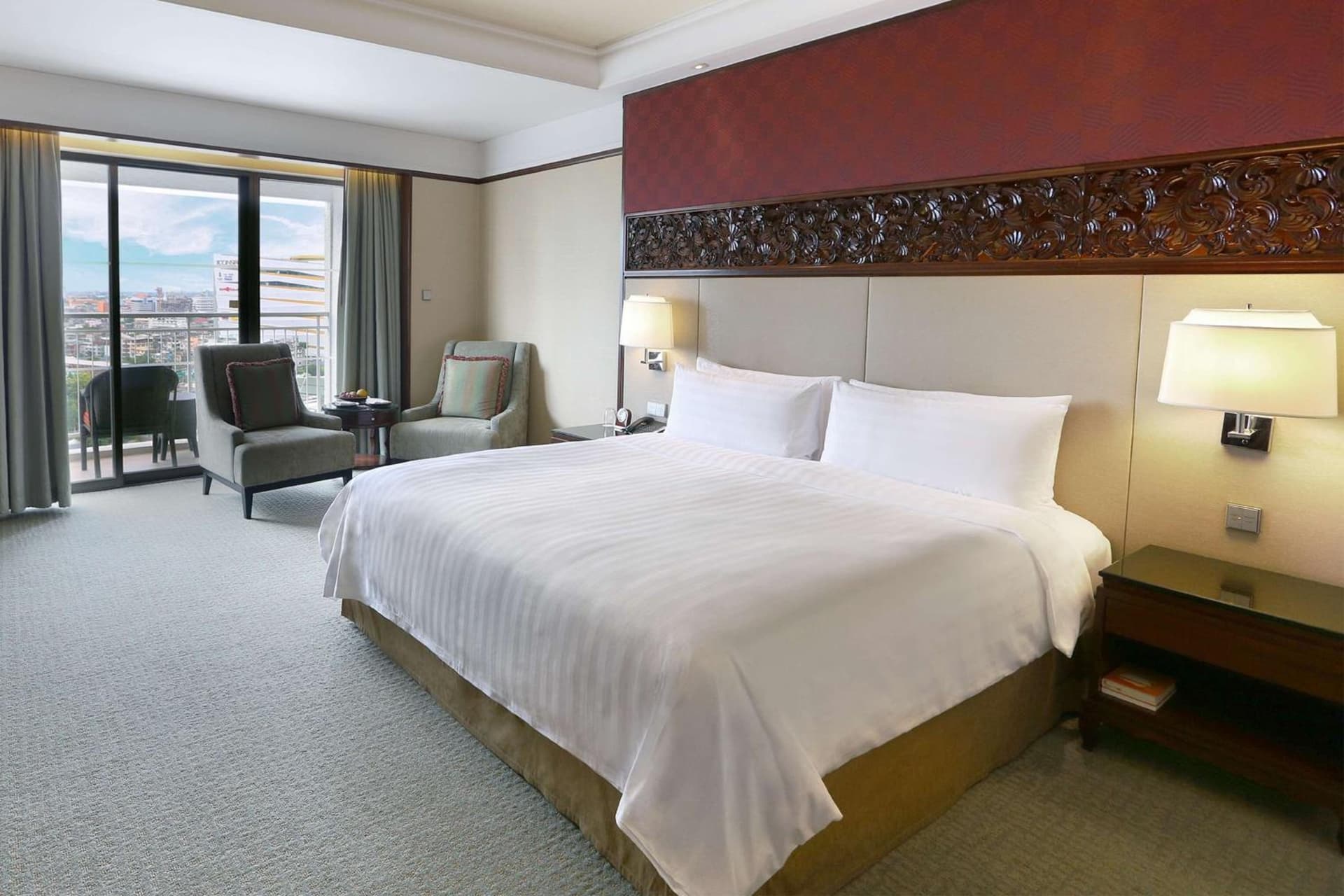 Shangri La Wing Deluxe Balcony 2 Twins
