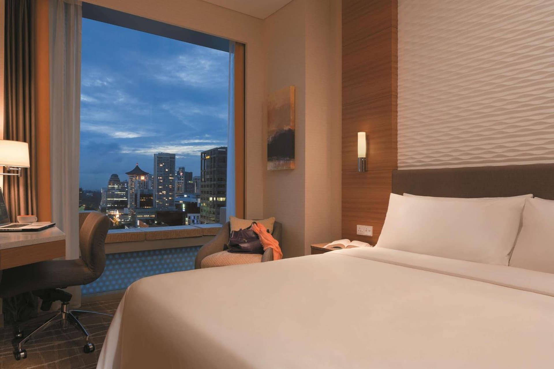 Superior City View Room King