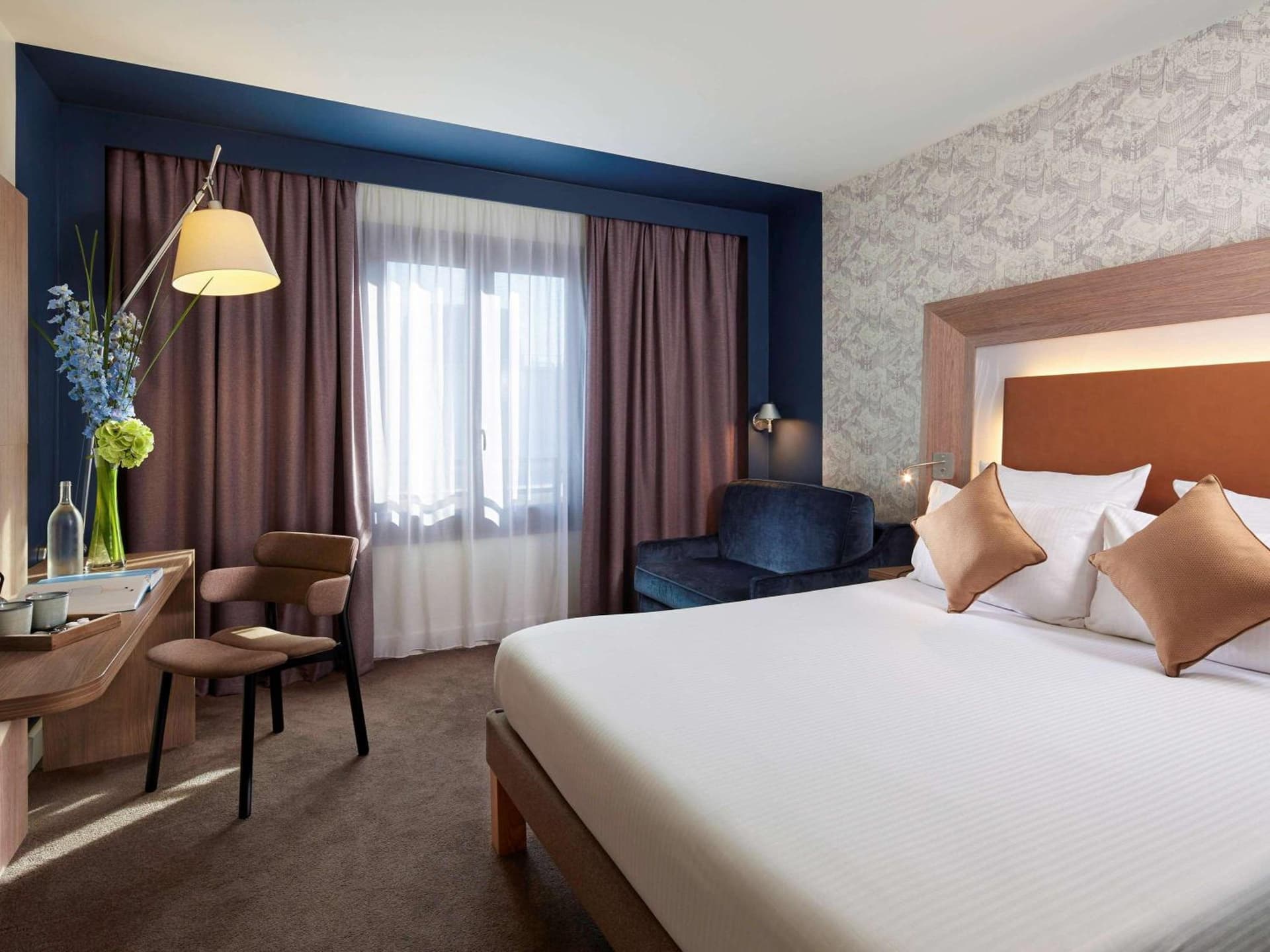 ,1 X Executive Room with 1 Queen Size Bed And 1 Sofa Bed(City View)