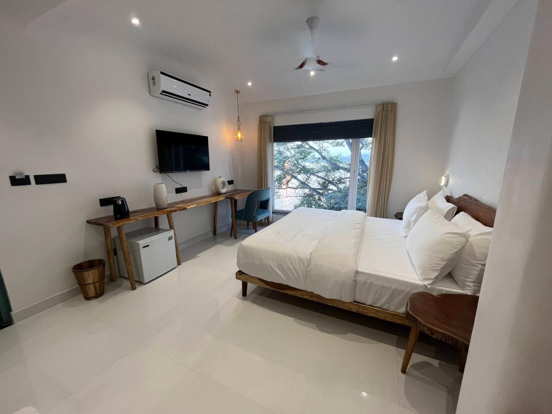 Superior Double Lake View Room