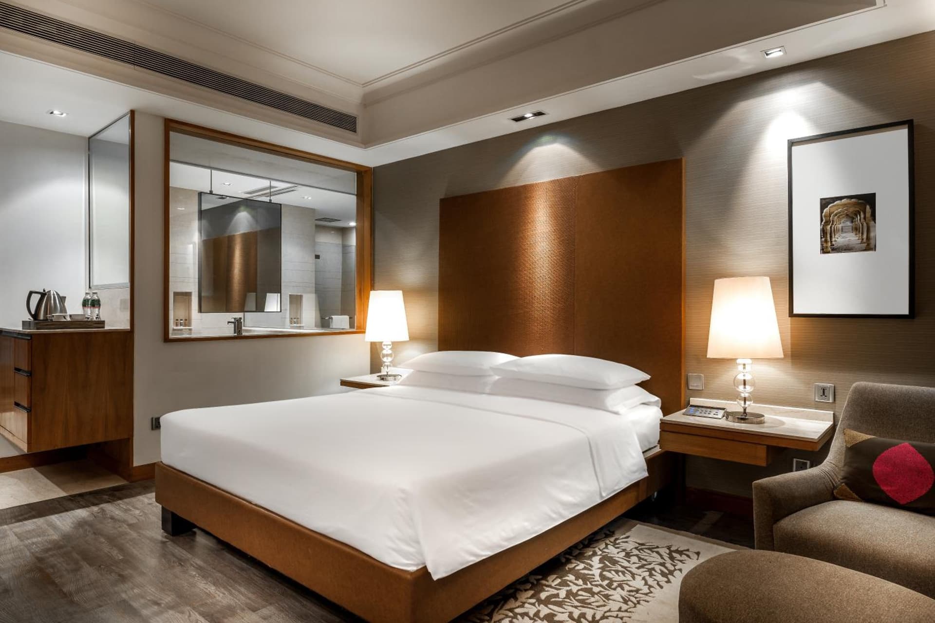 Club King Room