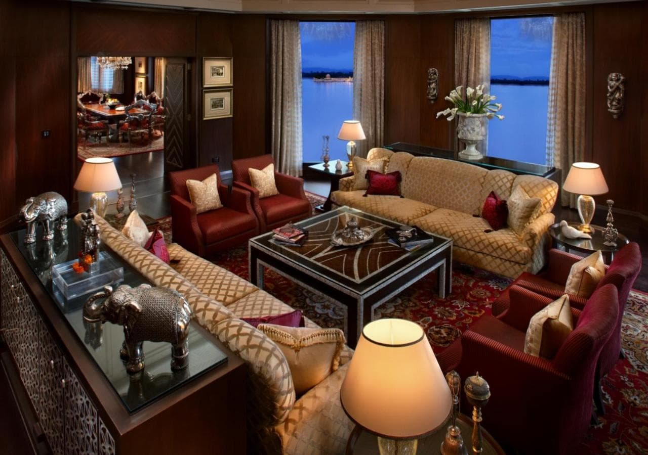 Royal King Room