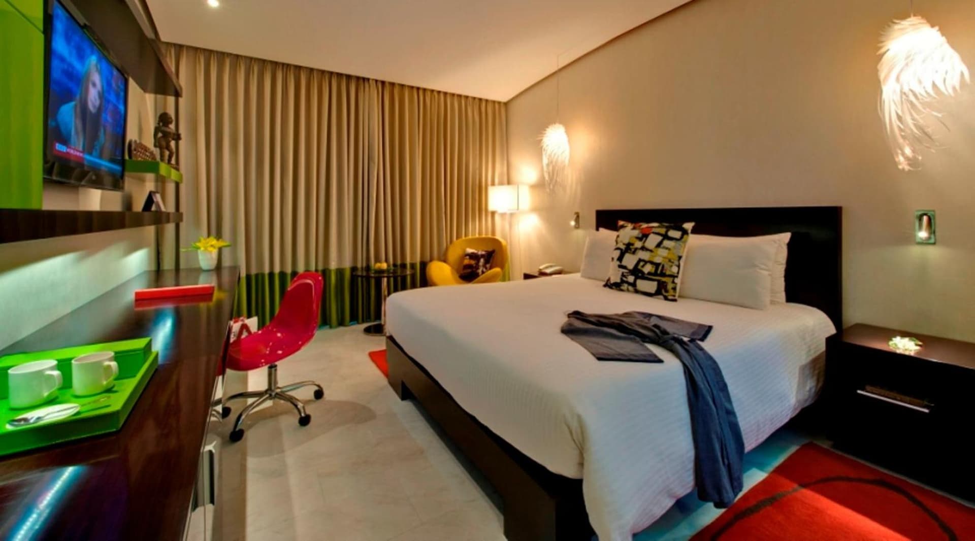 Deluxe Queen Room