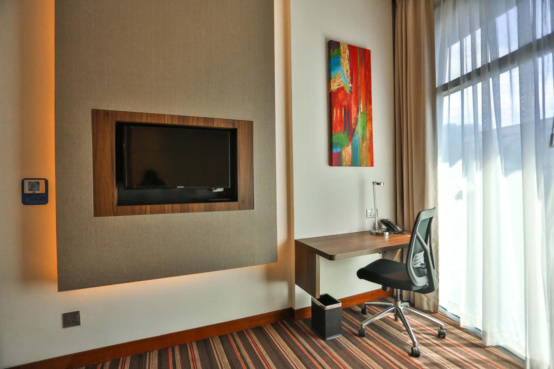 Queen Accessible Room
