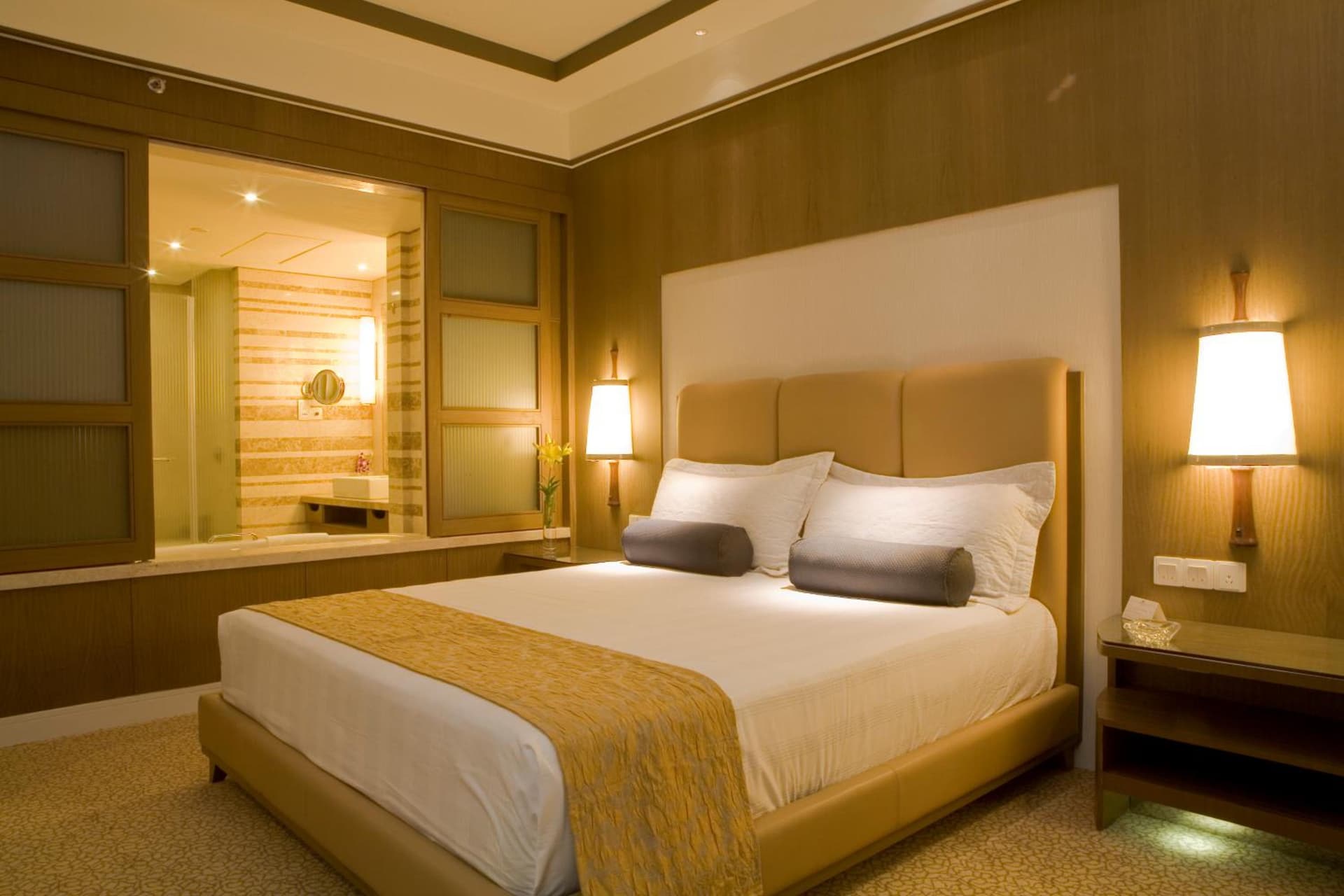 Standard King Room
