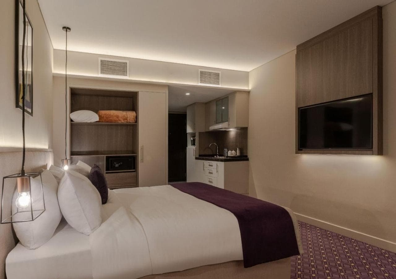 Deluxe King Accessible Room