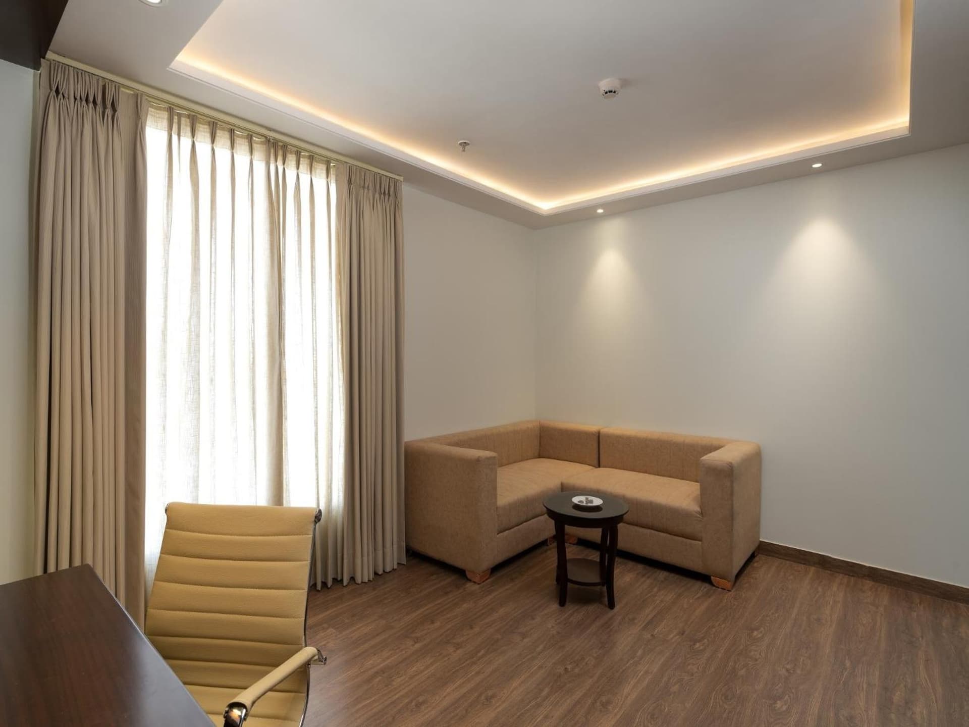 Suite Queen Room