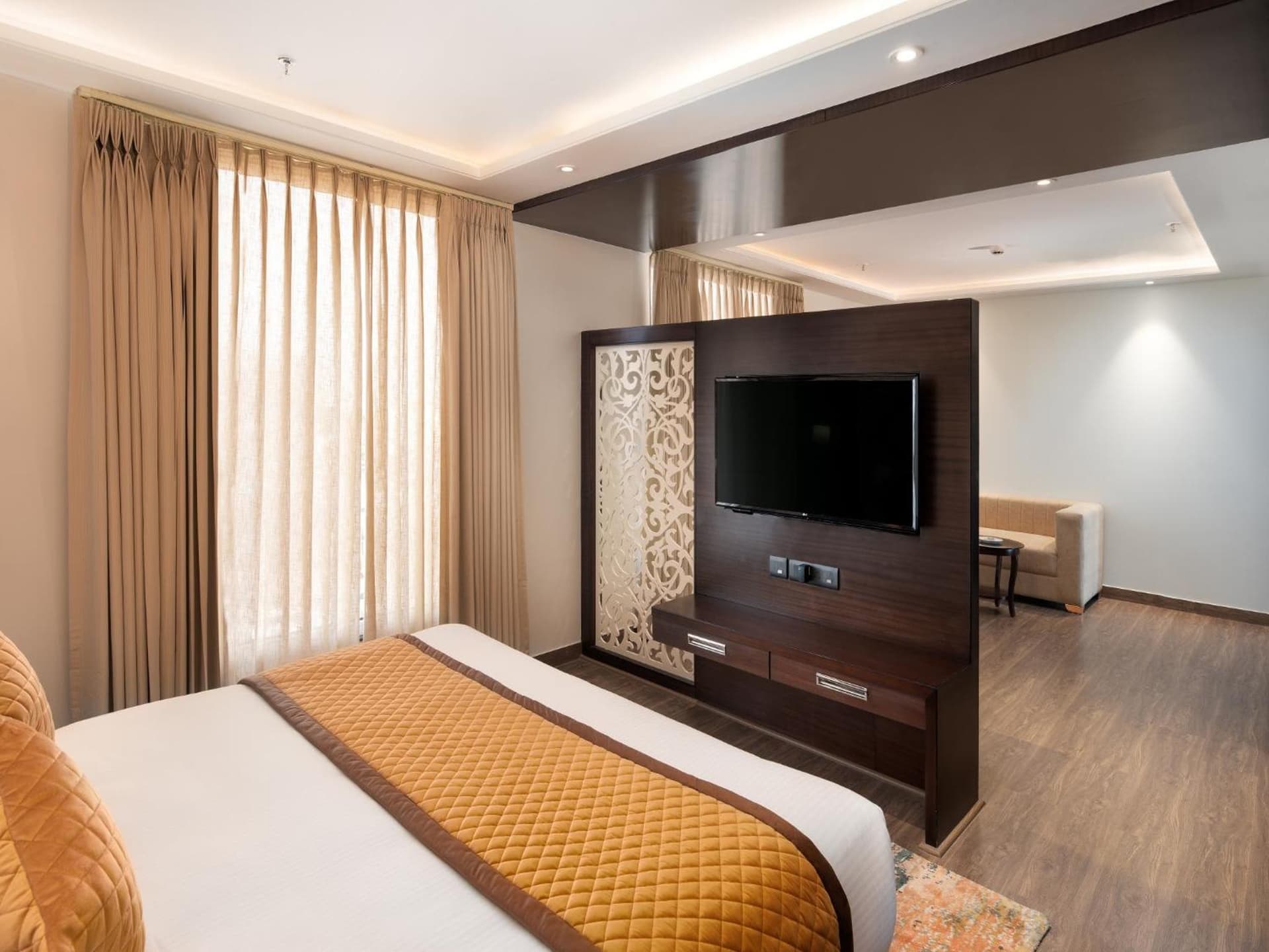 Suite Queen Room