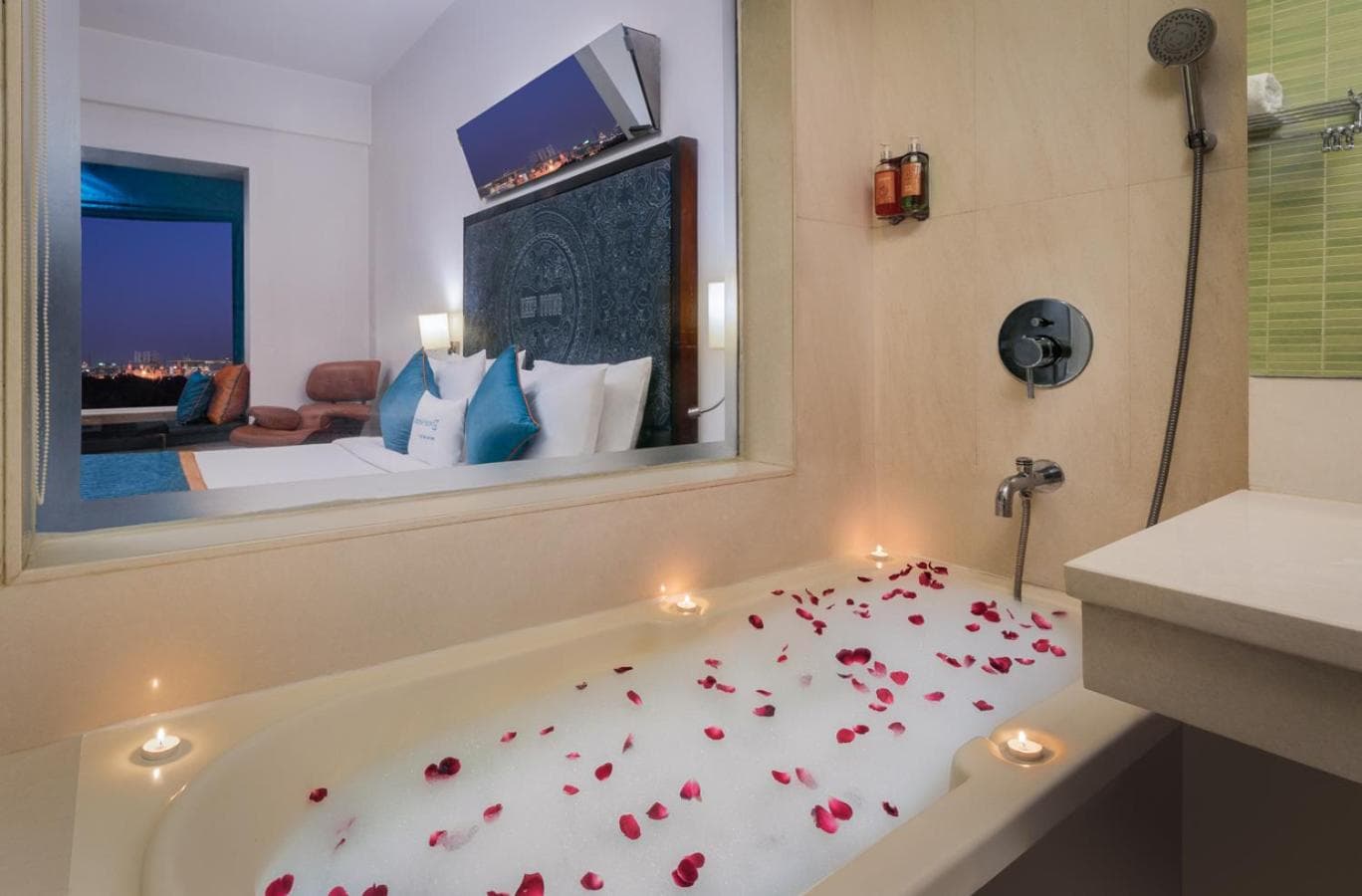Deluxe King Garden View Room