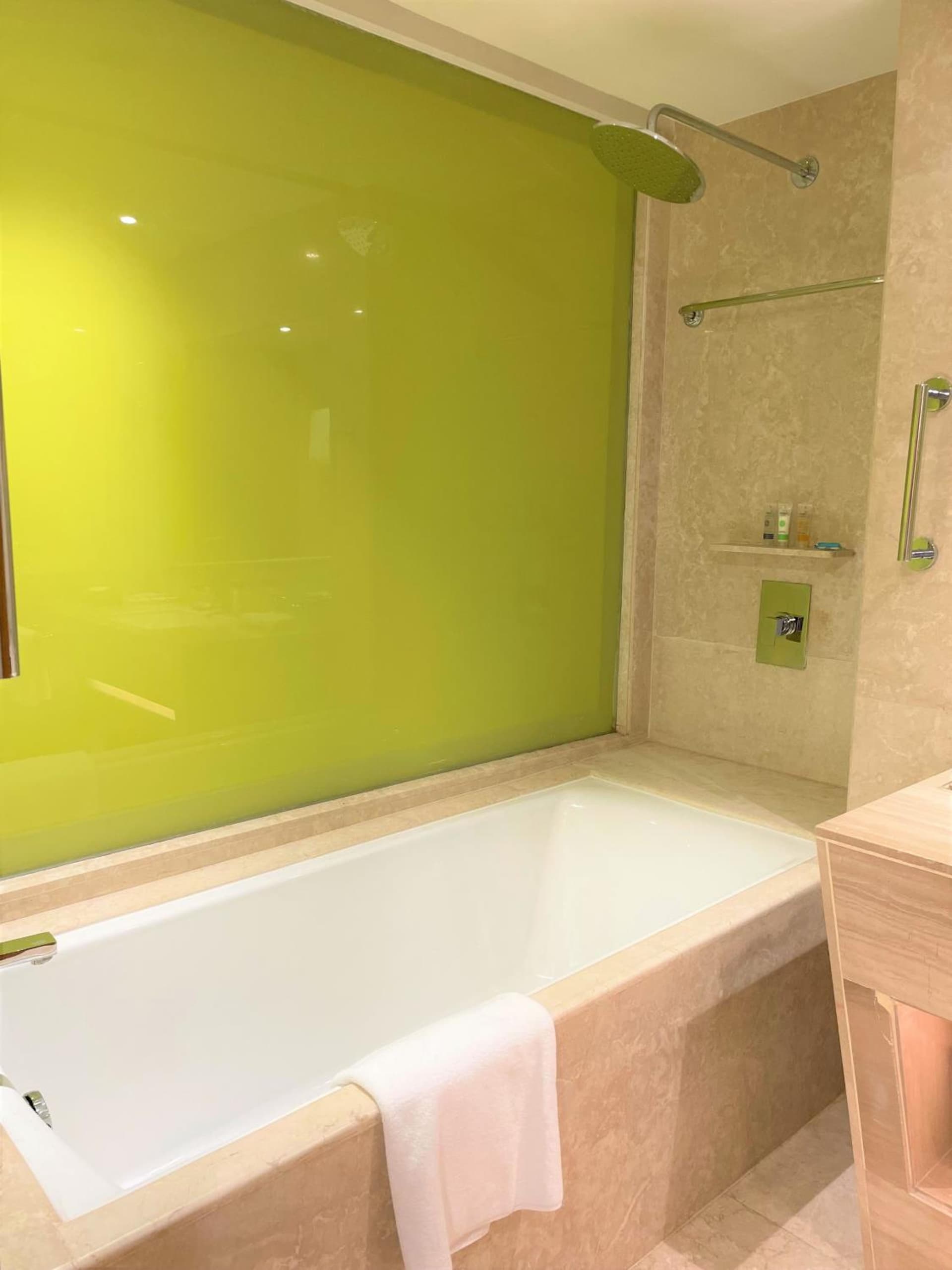Deluxe King Pool View Room