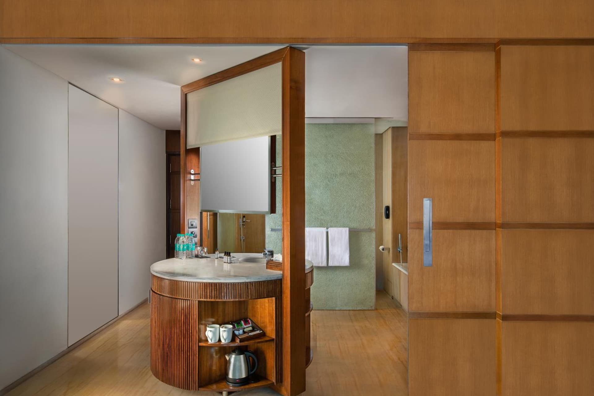 Club King Pool View Room